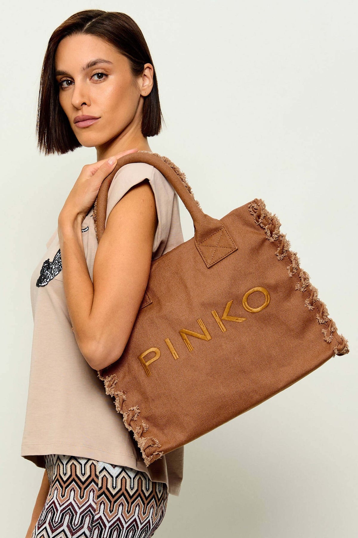 PINKO BEACH SHOPPER en color MARRON (1)