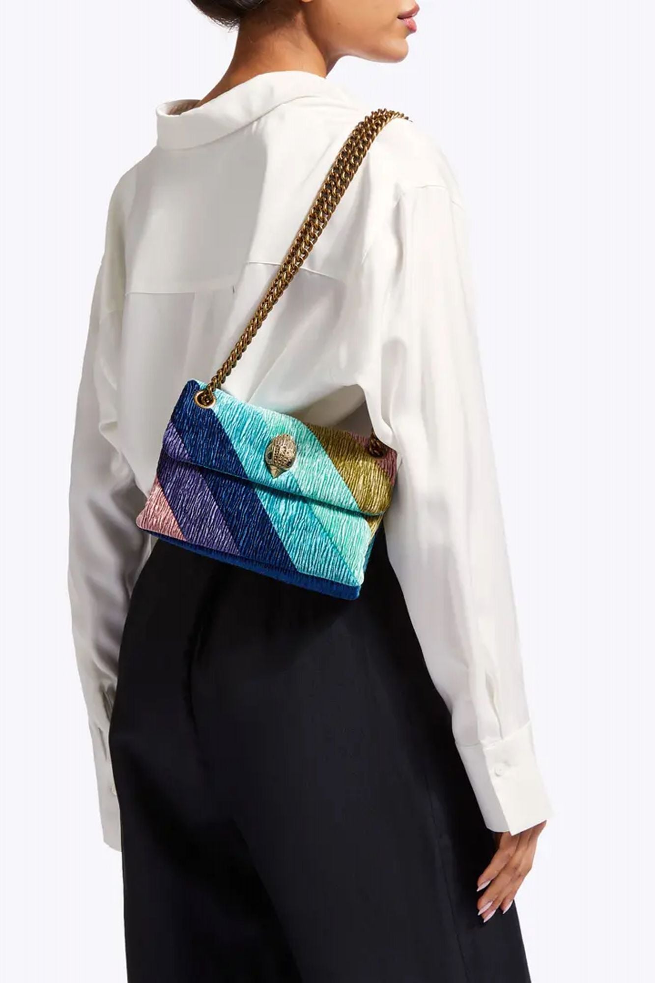 KURT GEIGER LONDON VELVET MINI KENSINGTON en color AZUL (2)