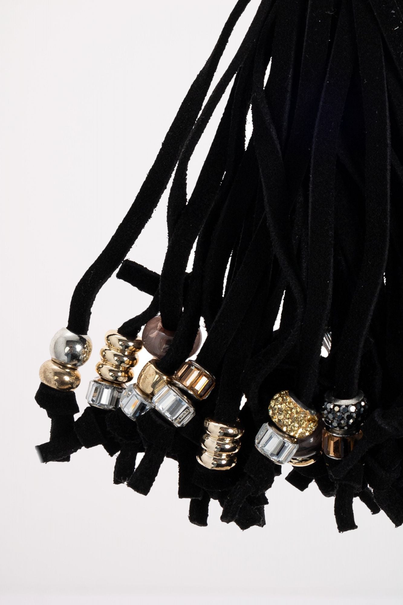 KURT GEIGER LONDON TASSEL BEADS CHARM en color NEGRO (3)