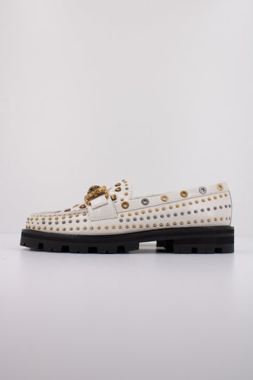 KURT GEIGER LONDON MANSION STUD LOAFER en color BLANCO (1)