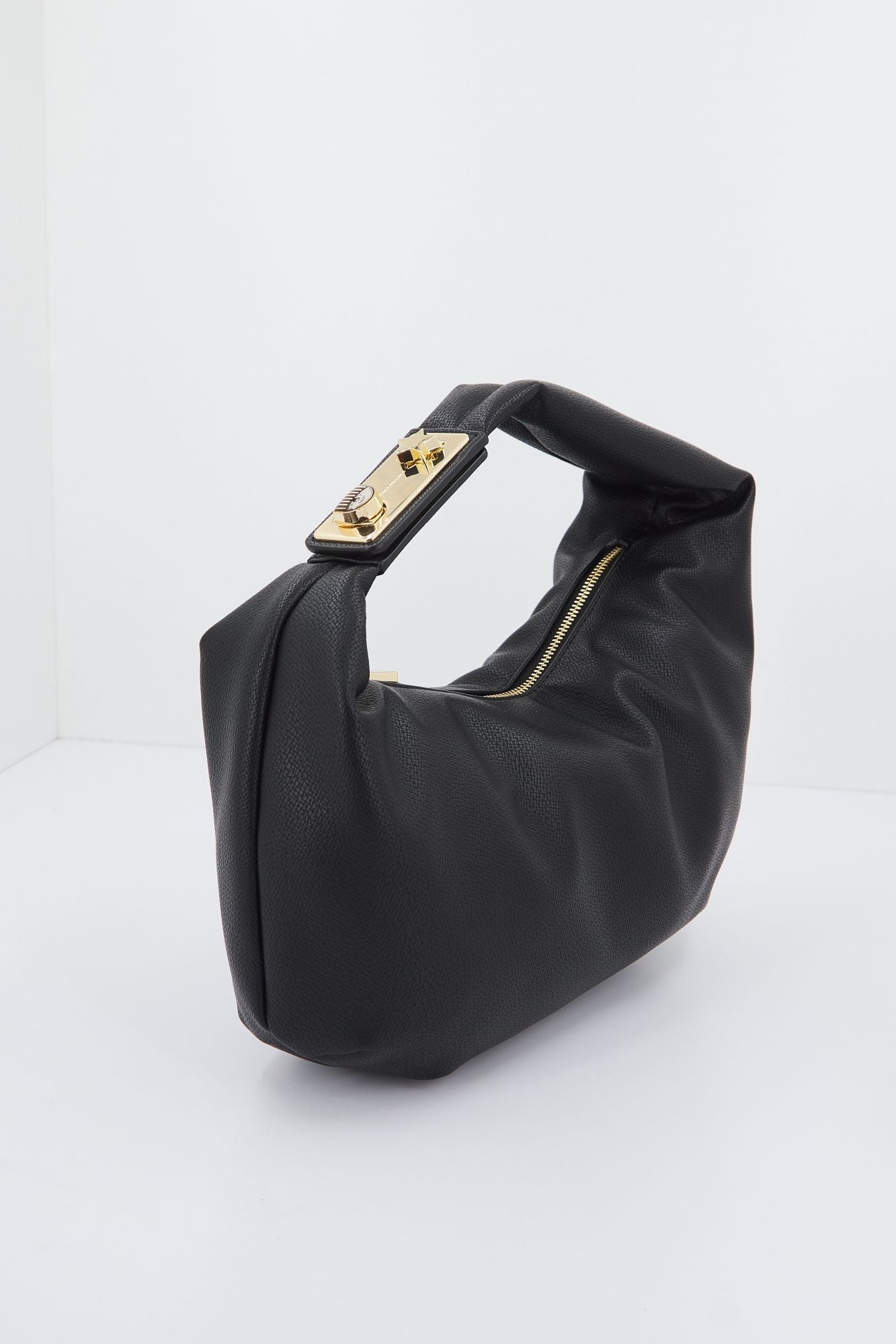 CHIARA FERRAGNI MINI PUFFY BAG en color NEGRO (2)