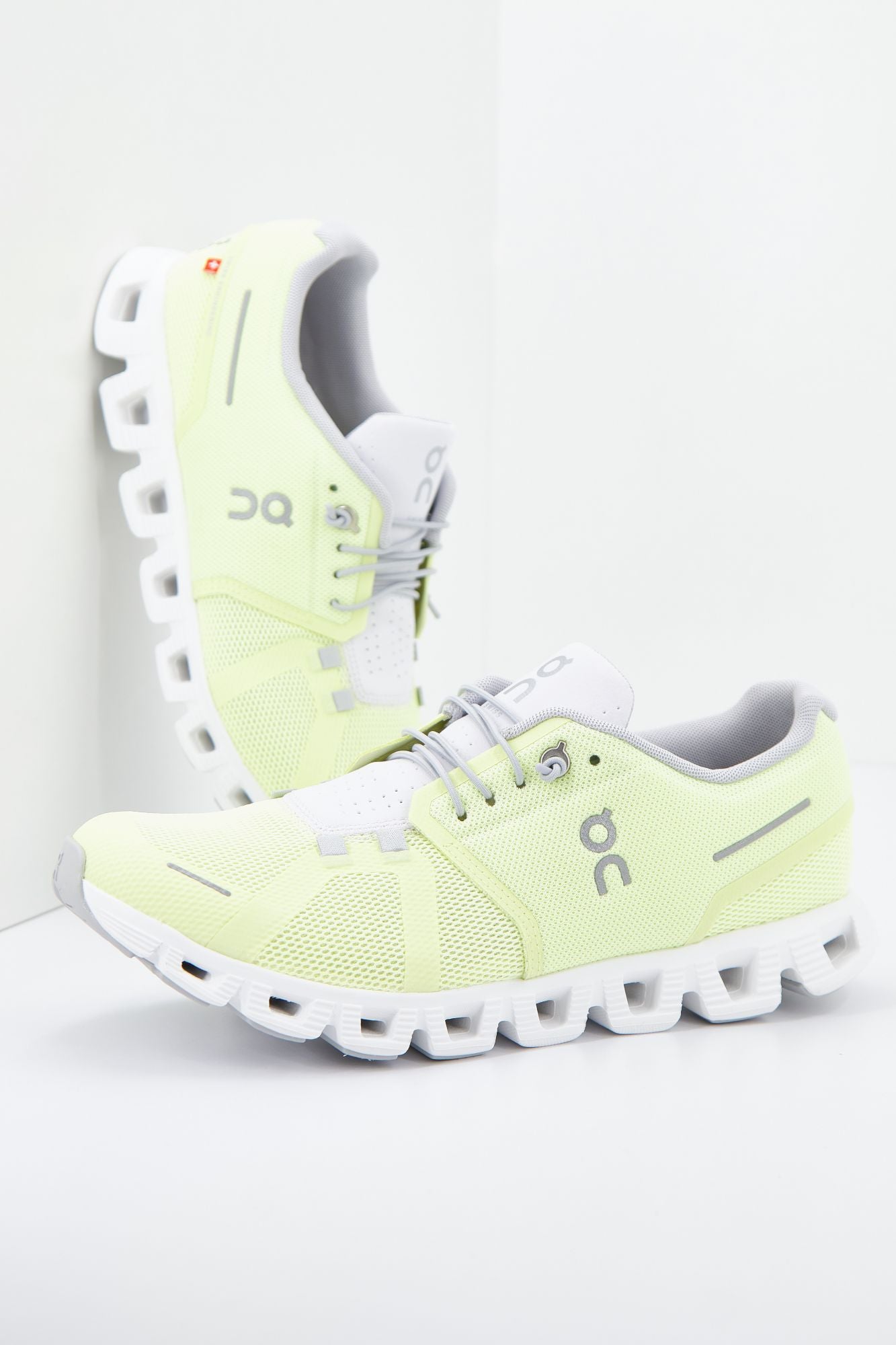 ON RUNNING  CLOUD 5 en color AMARILLO (1)