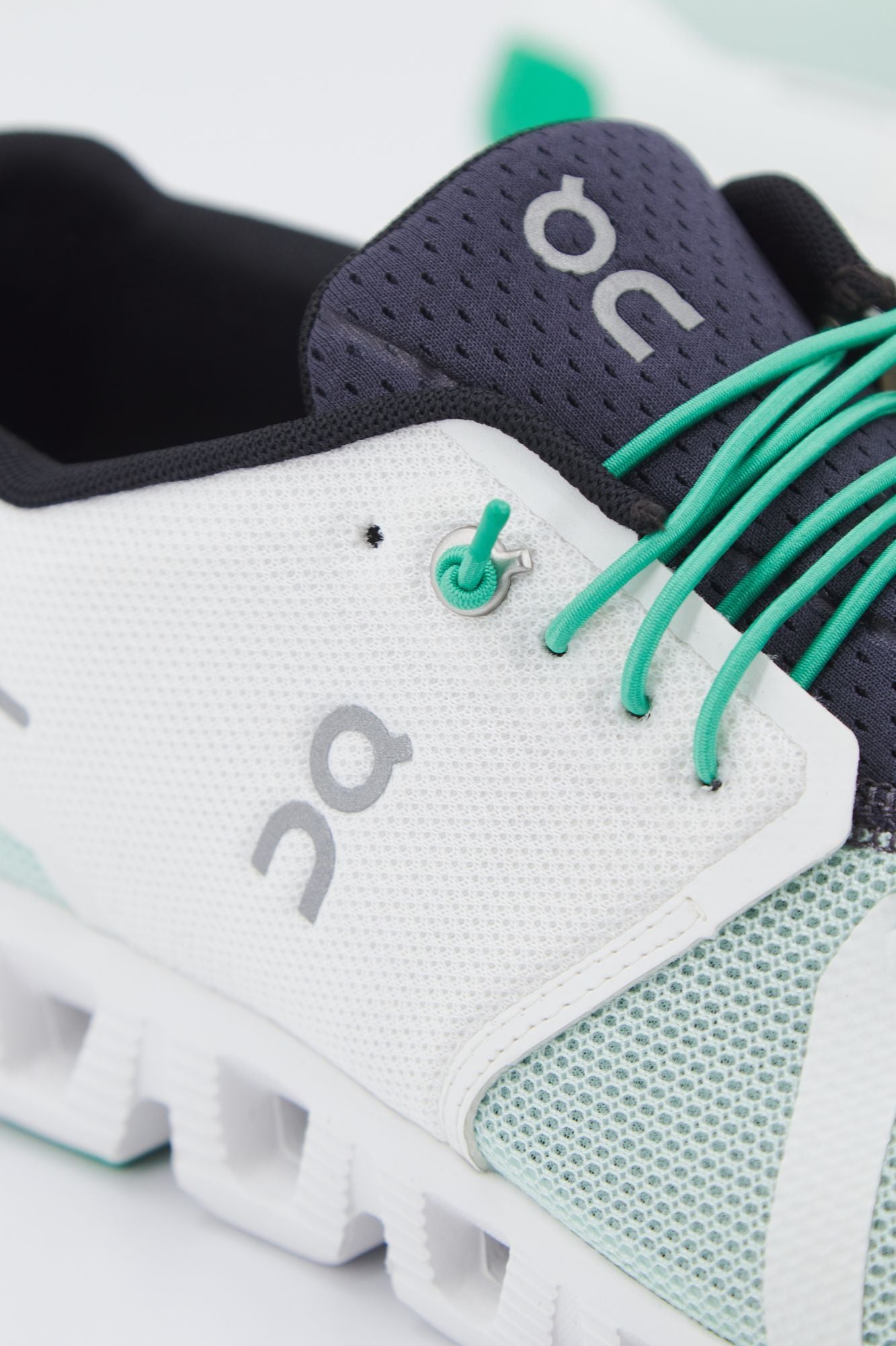ON RUNNING  CLOUD 5 PUSH en color VERDE (4)