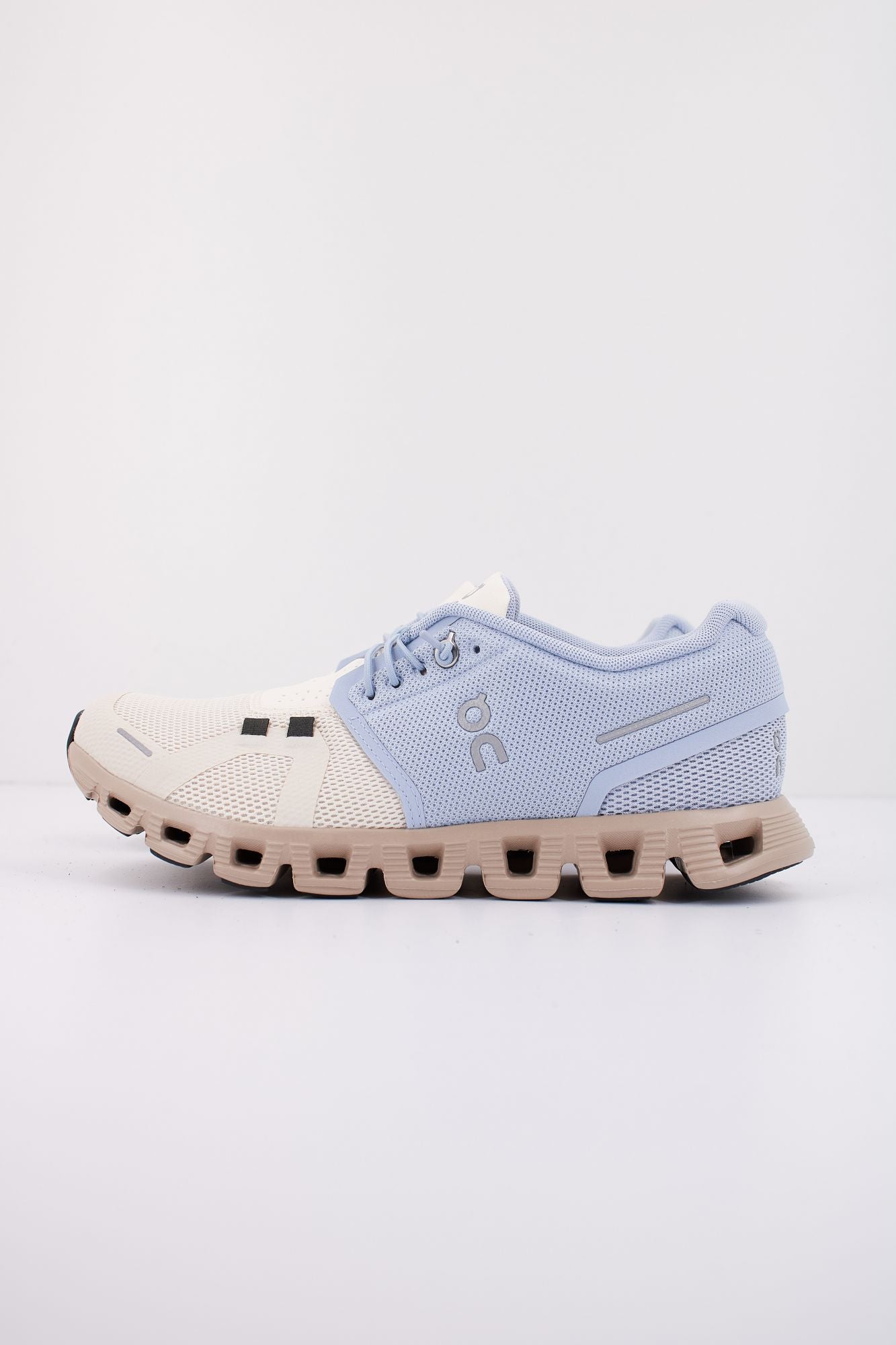 ON RUNNING  CLOUD 5 W en color AZUL (1)