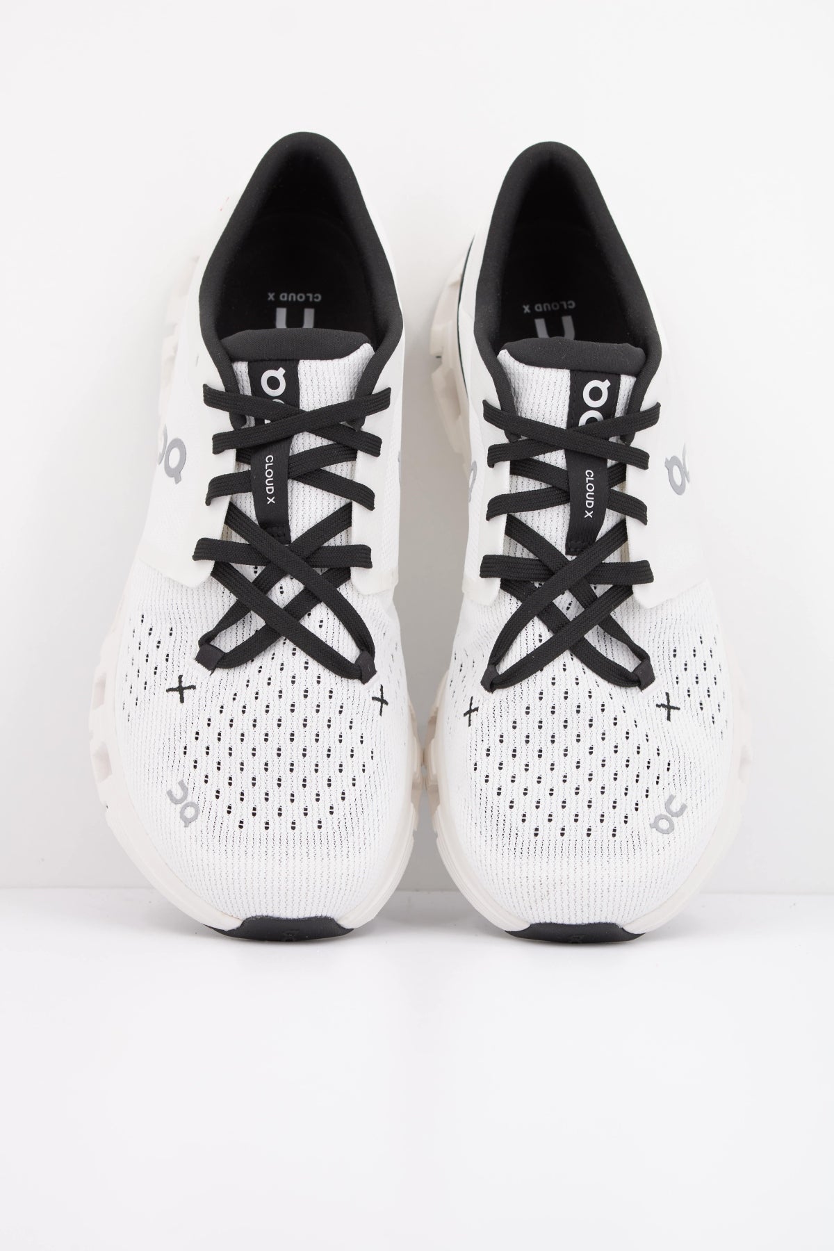 ON RUNNING CLOUD X M en color BLANCO (3)