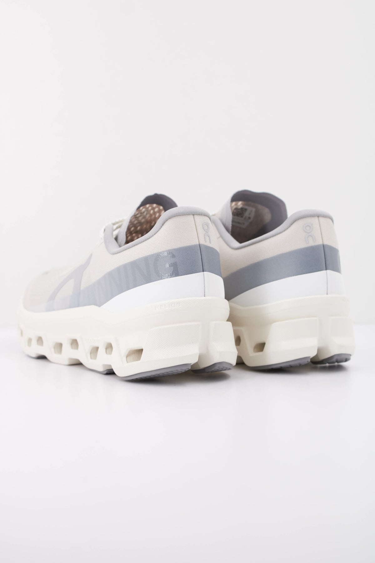 ON RUNNING CLOUDMONSTER 1 M en color BEIS (4)