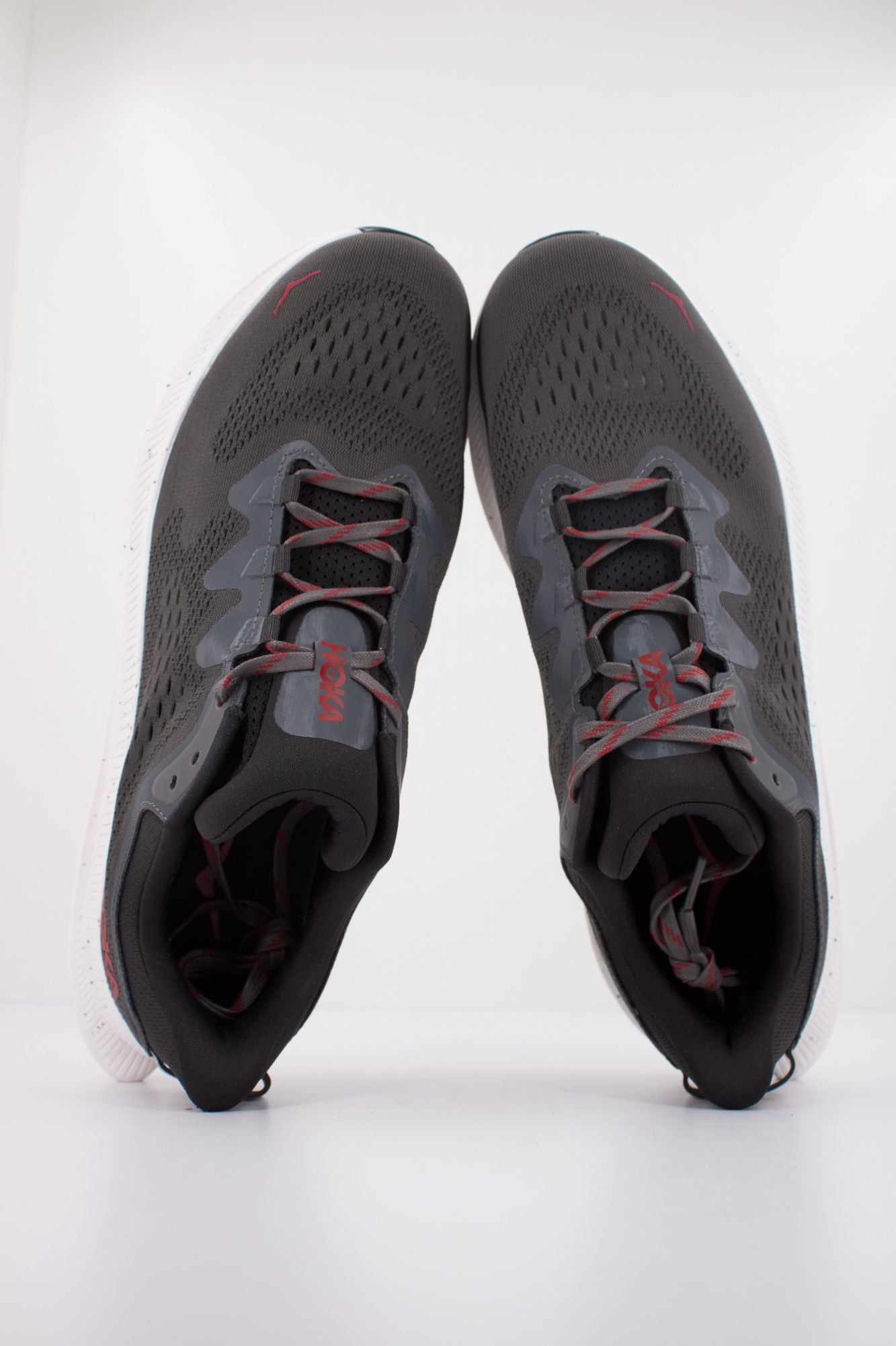 HOKA  KAWANA 2  en color GRIS (3)