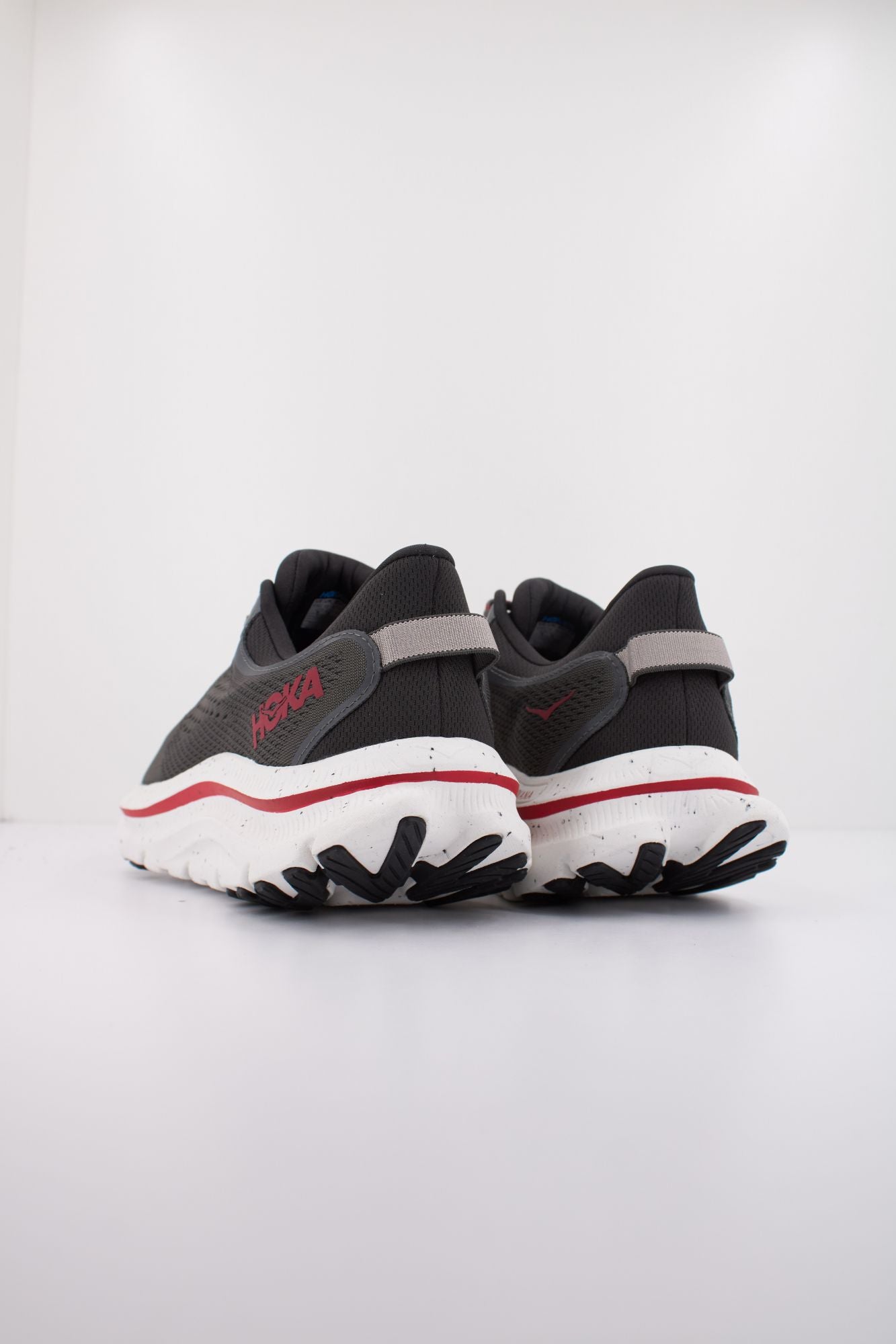 HOKA  KAWANA 2  en color GRIS (4)