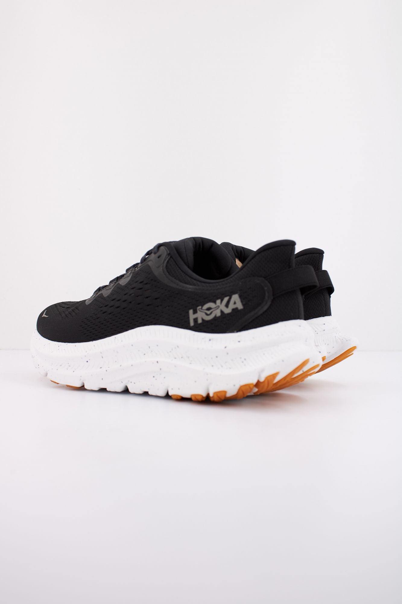 HOKA KAWANA 2 en color NEGRO (3)