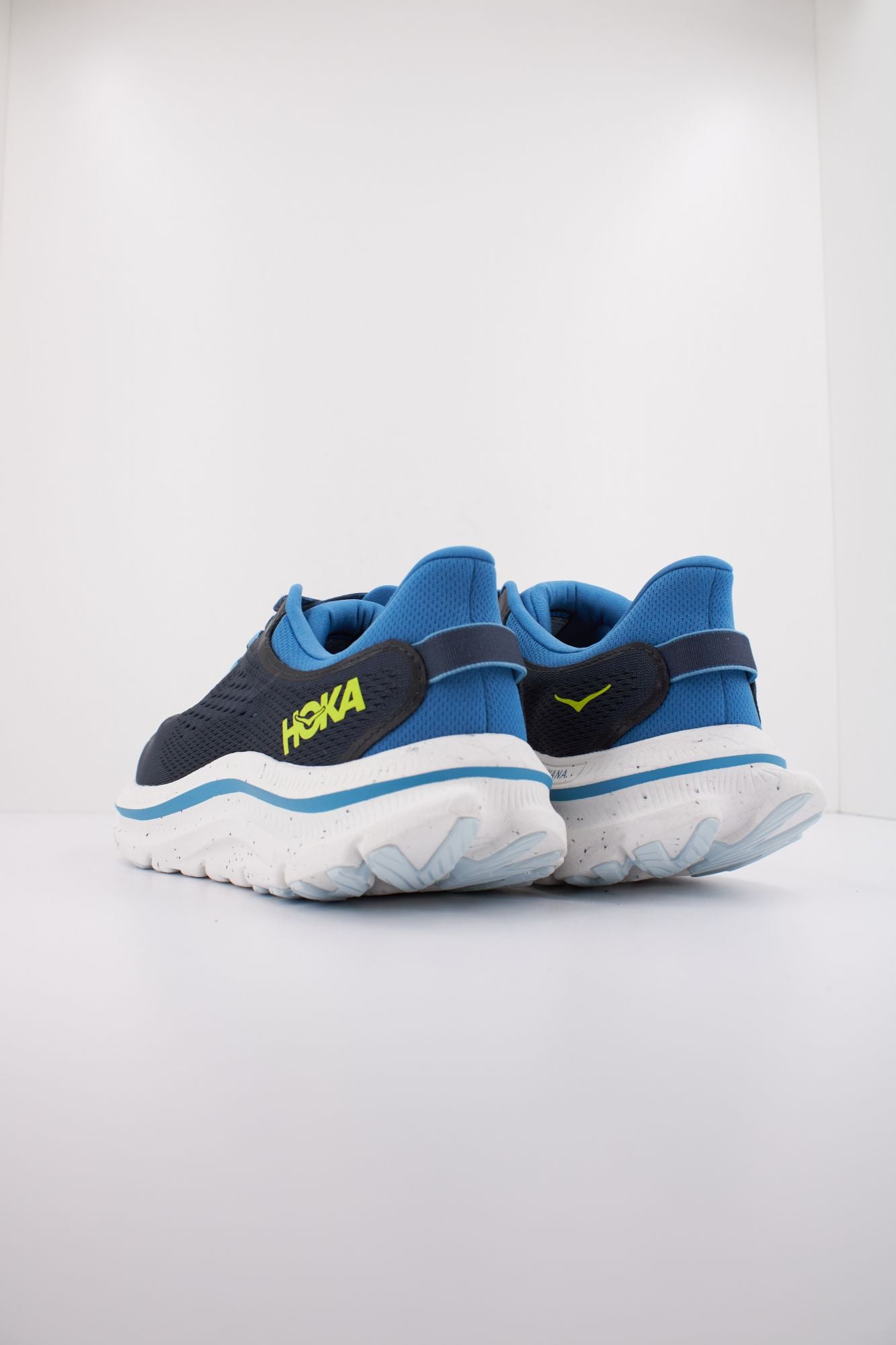 HOKA KAWANA 2 en color AZUL (4)