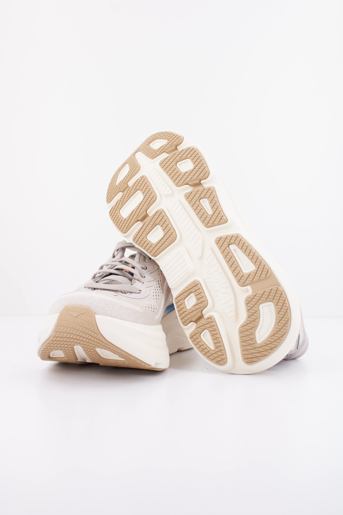 HOKA ZAPATILLA BONDI 9 en color BEIS (5)