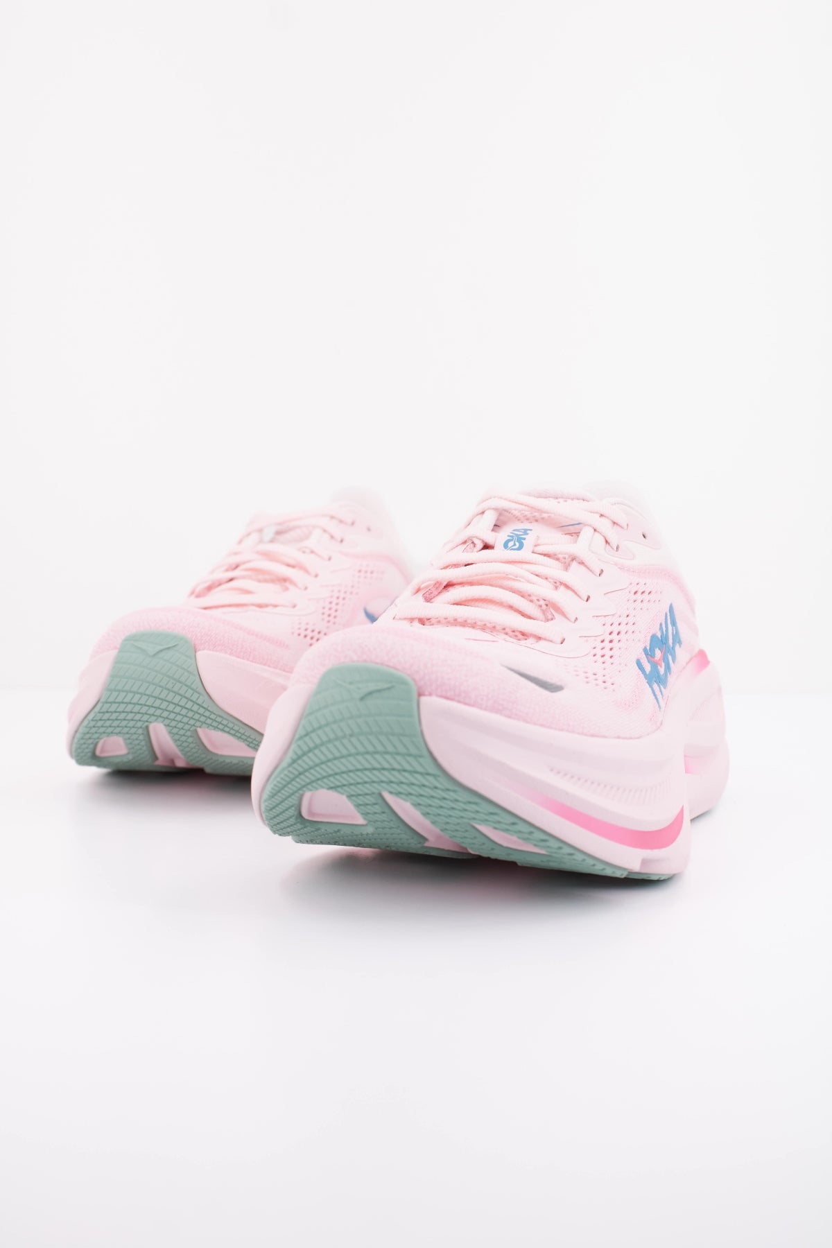 HOKA W BONDI 9 en color ROSA (2)