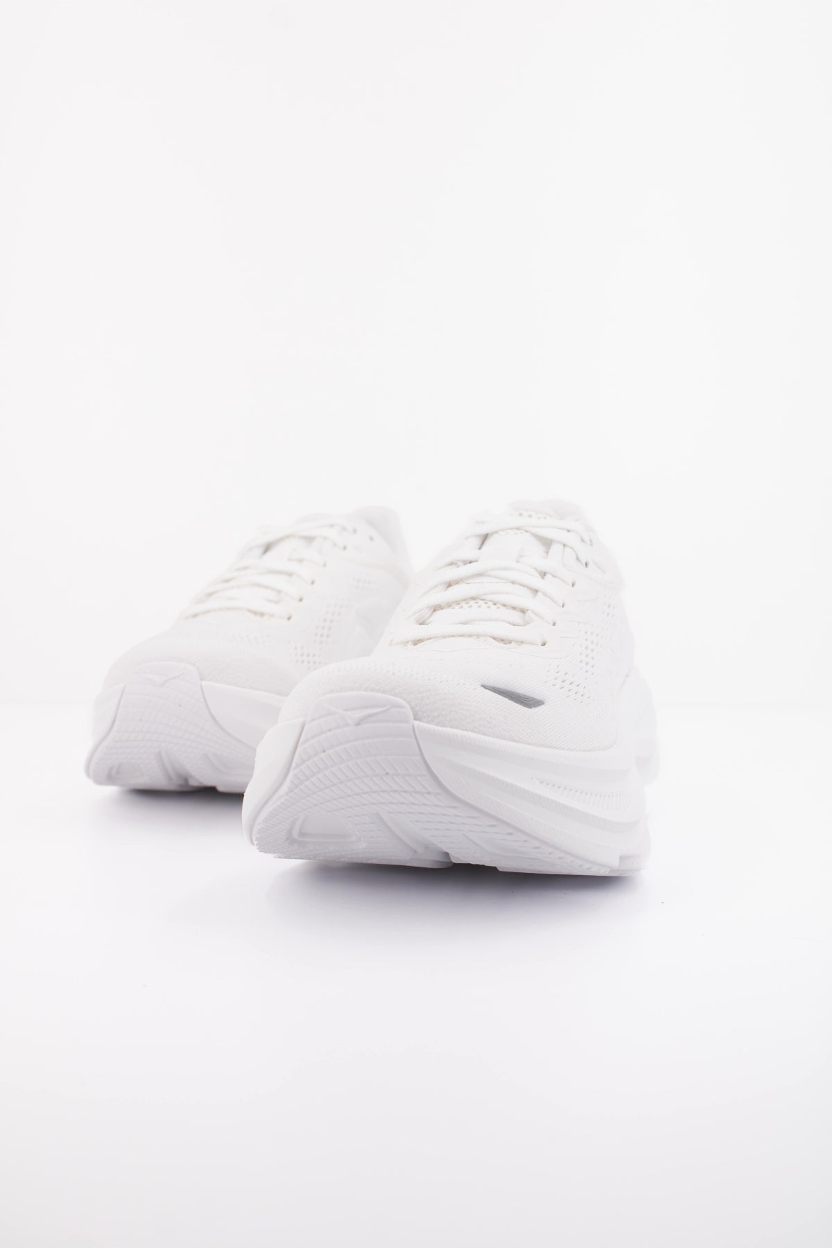 HOKA W BONDI 9 en color BLANCO (2)