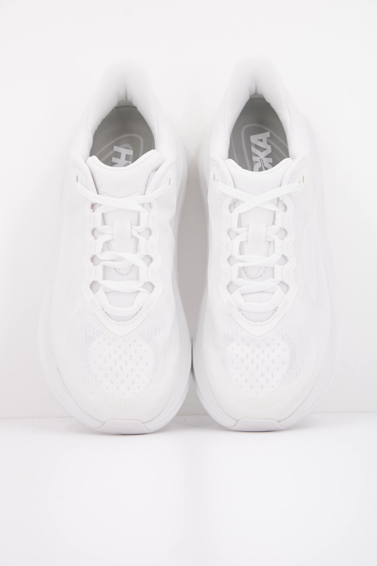 HOKA ZAPATILLA W KAWANA 3 en color BLANCO (3)
