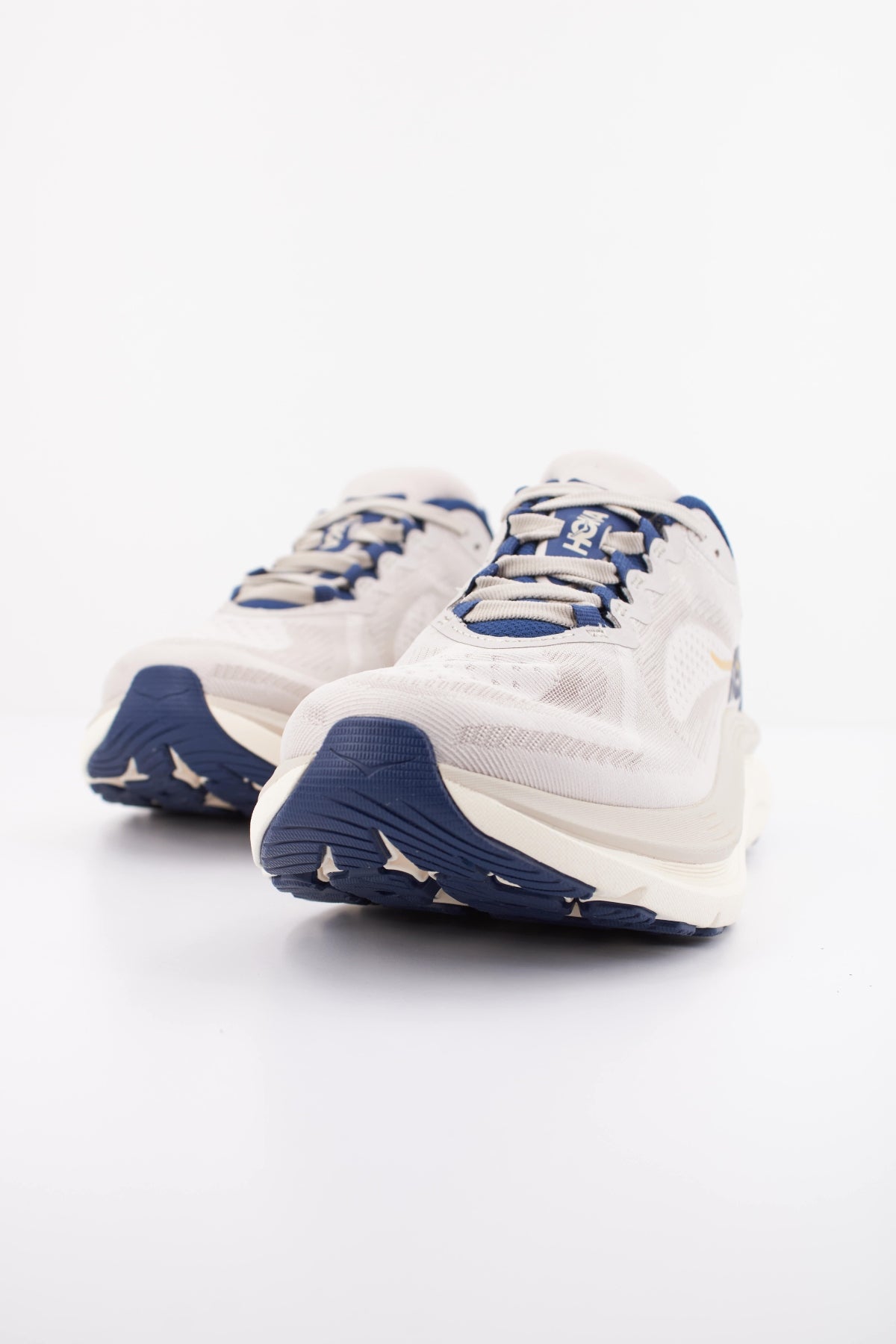 HOKA KAWANA 3 en color BLANCO (2)