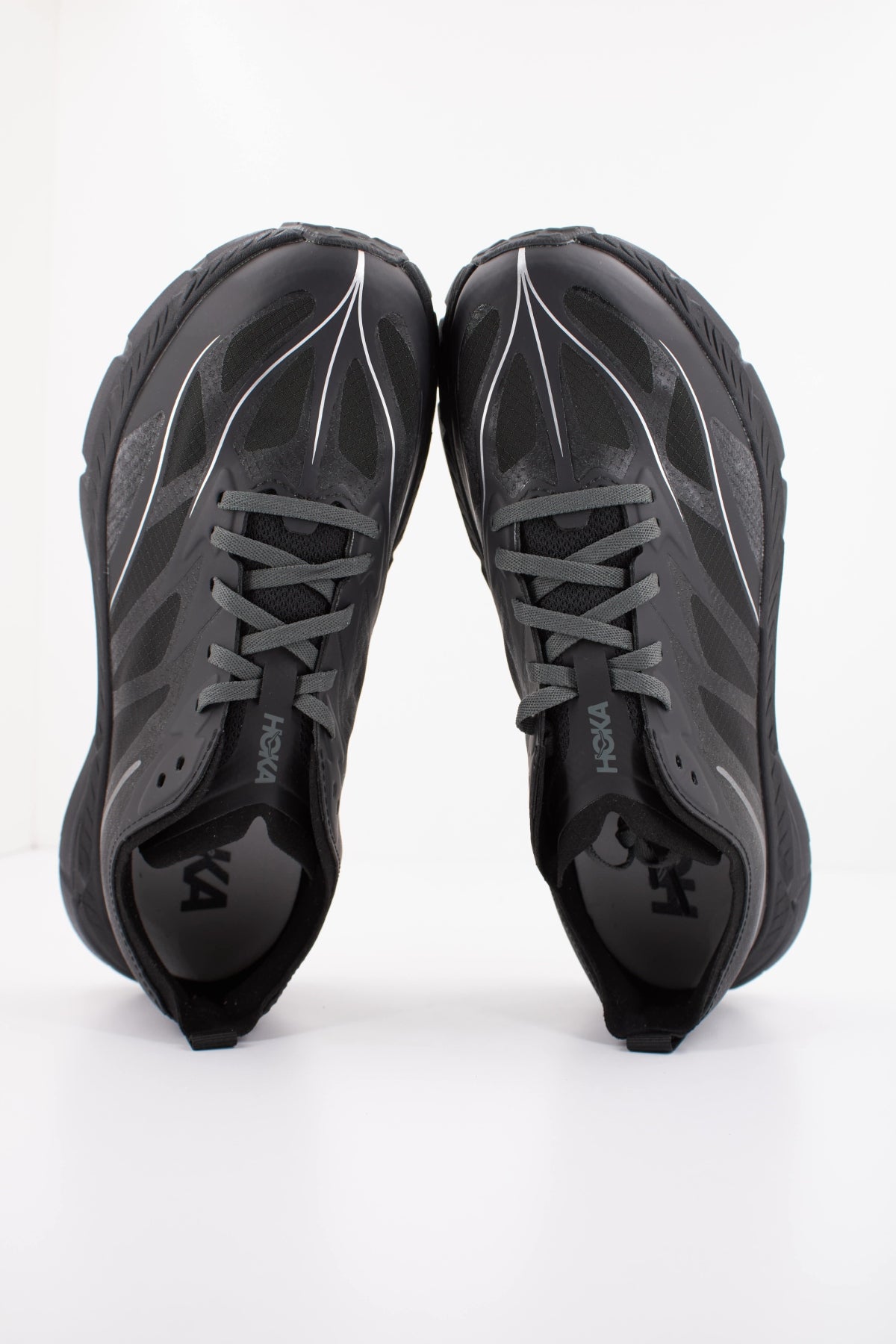HOKA U MAFATE SPEED en color NEGRO (3)