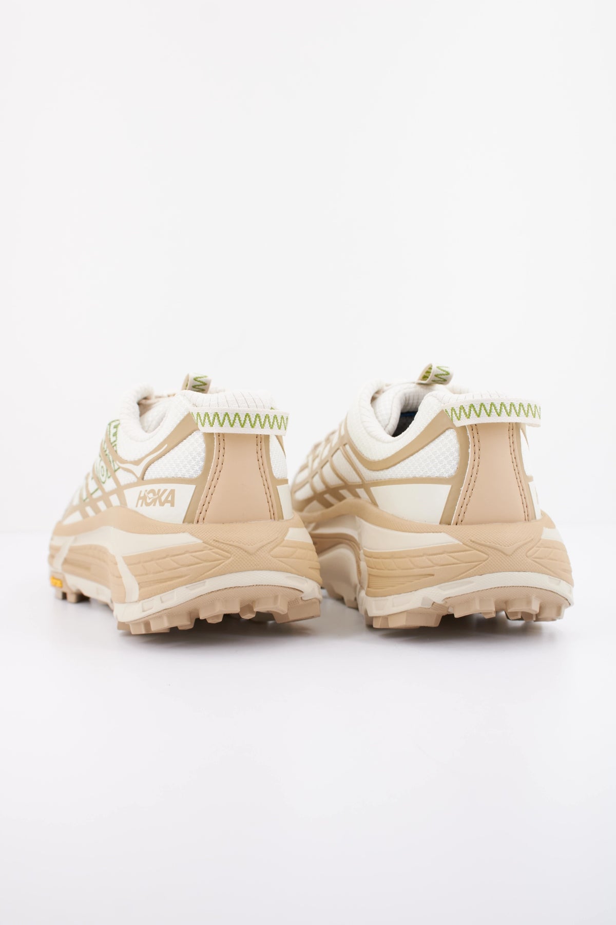 HOKA  U MAFATE THREE2  en color BEIS (4)
