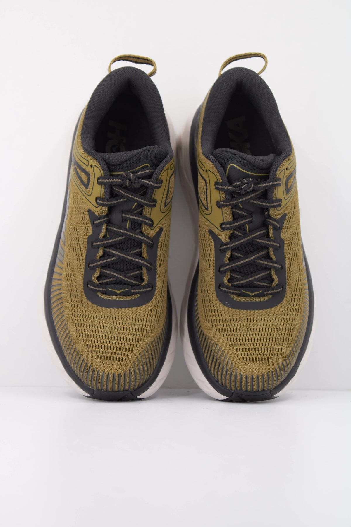 HOKA BONDI 7 en color VERDE (3)