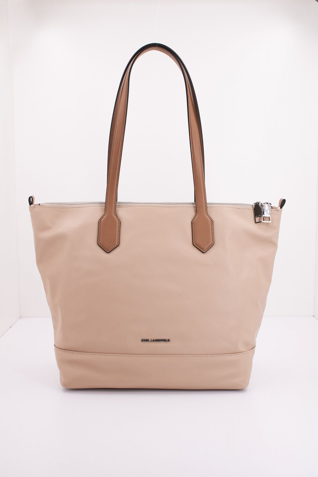 KARL LAGERFELD  K/SIGNATURE NYLON MD TOTE en color MARRON CLARO (3)