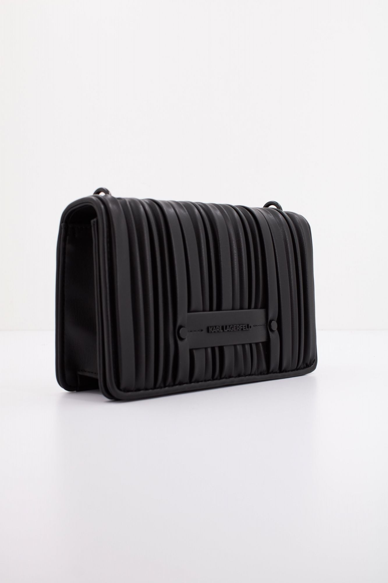 KARL LAGERFELD K/KUSHION SM FLAP CB en color NEGRO (2)