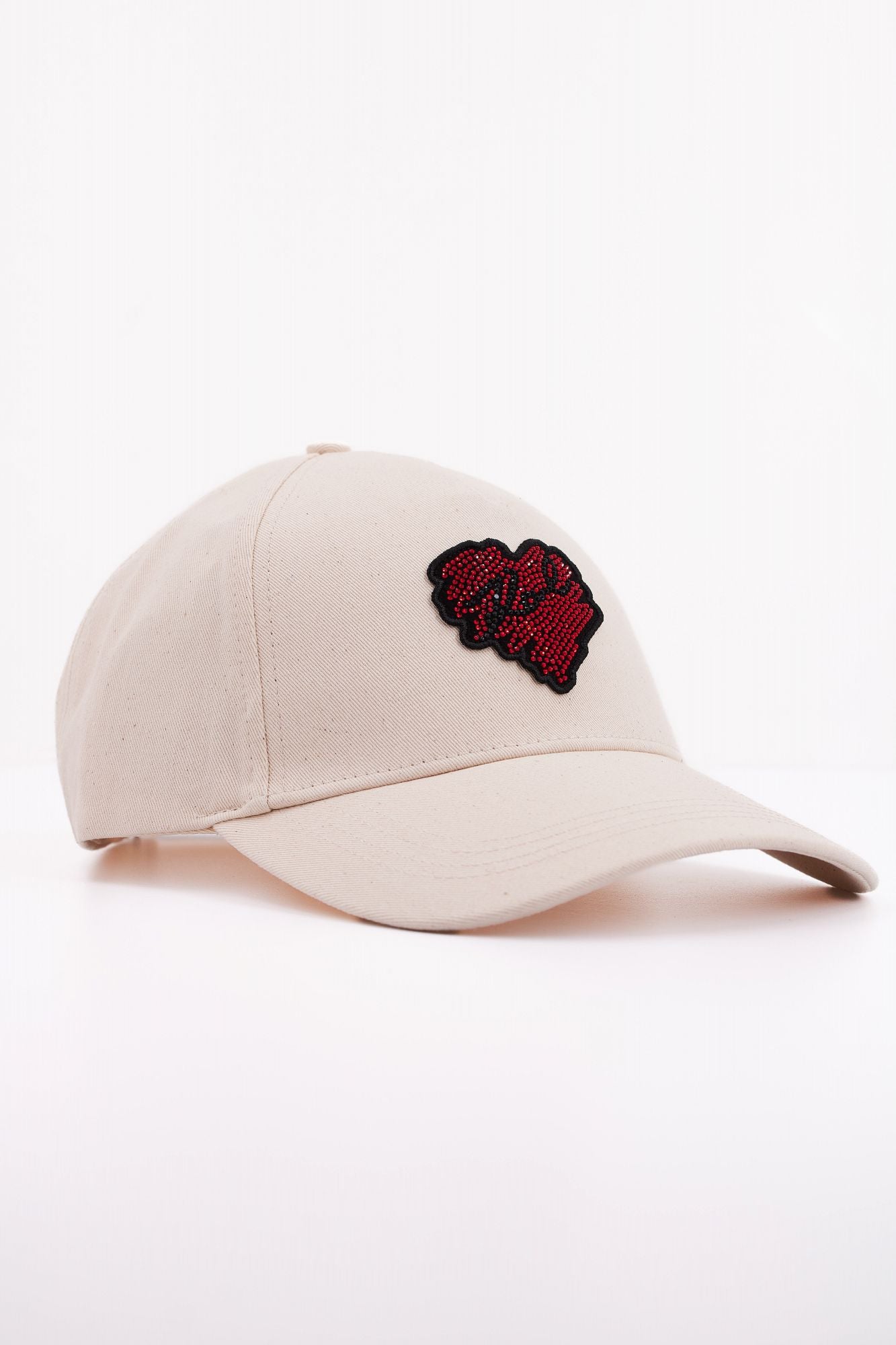 KARL LAGERFELD  HEARTS CAP en color BEIS (2)