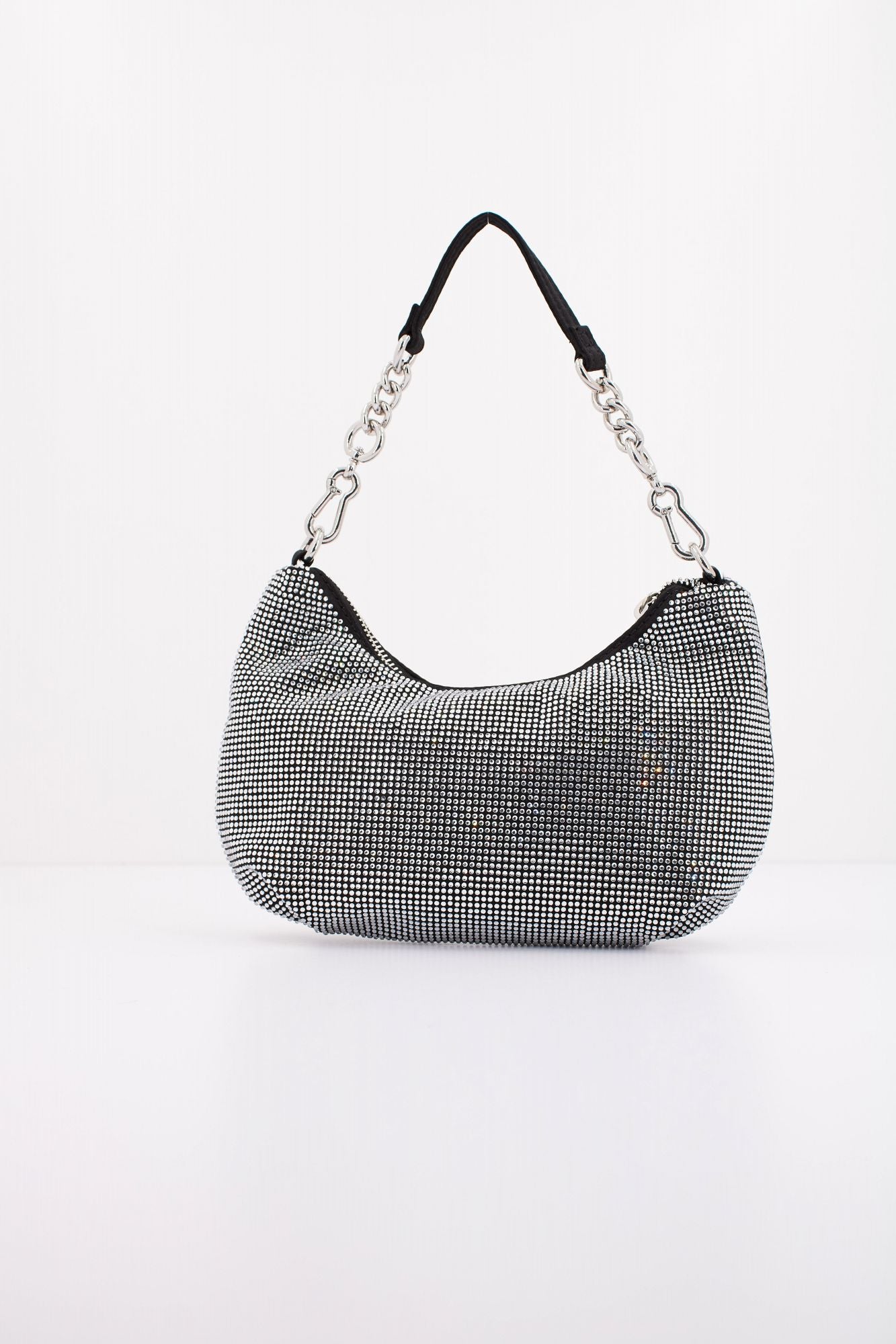 JUICY COUTURE  HAZEL SMALL HOBO PO en color PLATA (3)