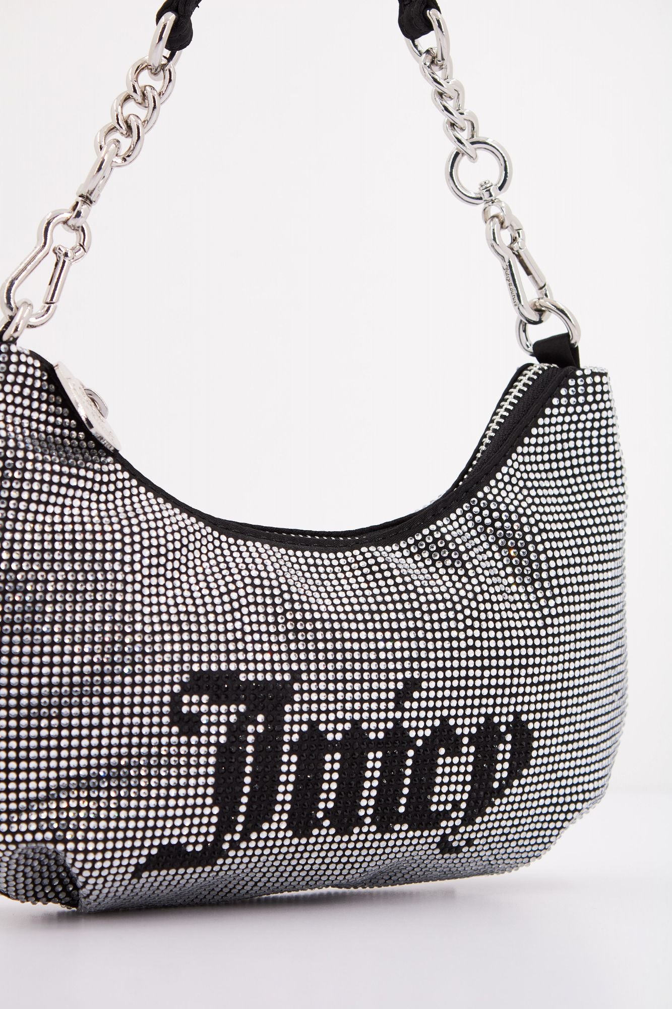 JUICY COUTURE  HAZEL SMALL HOBO PO en color PLATA (4)