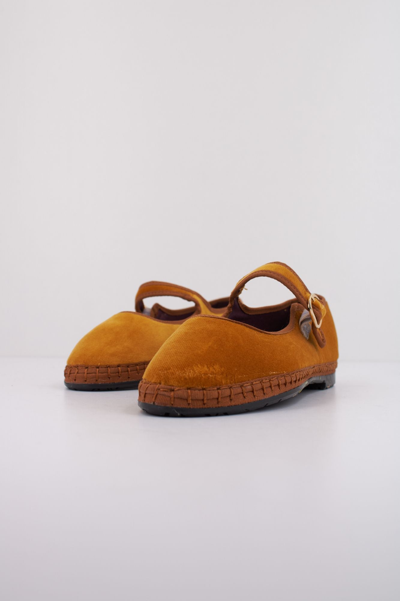 FLABELUS AMARANTA  en color AMARILLO (2)