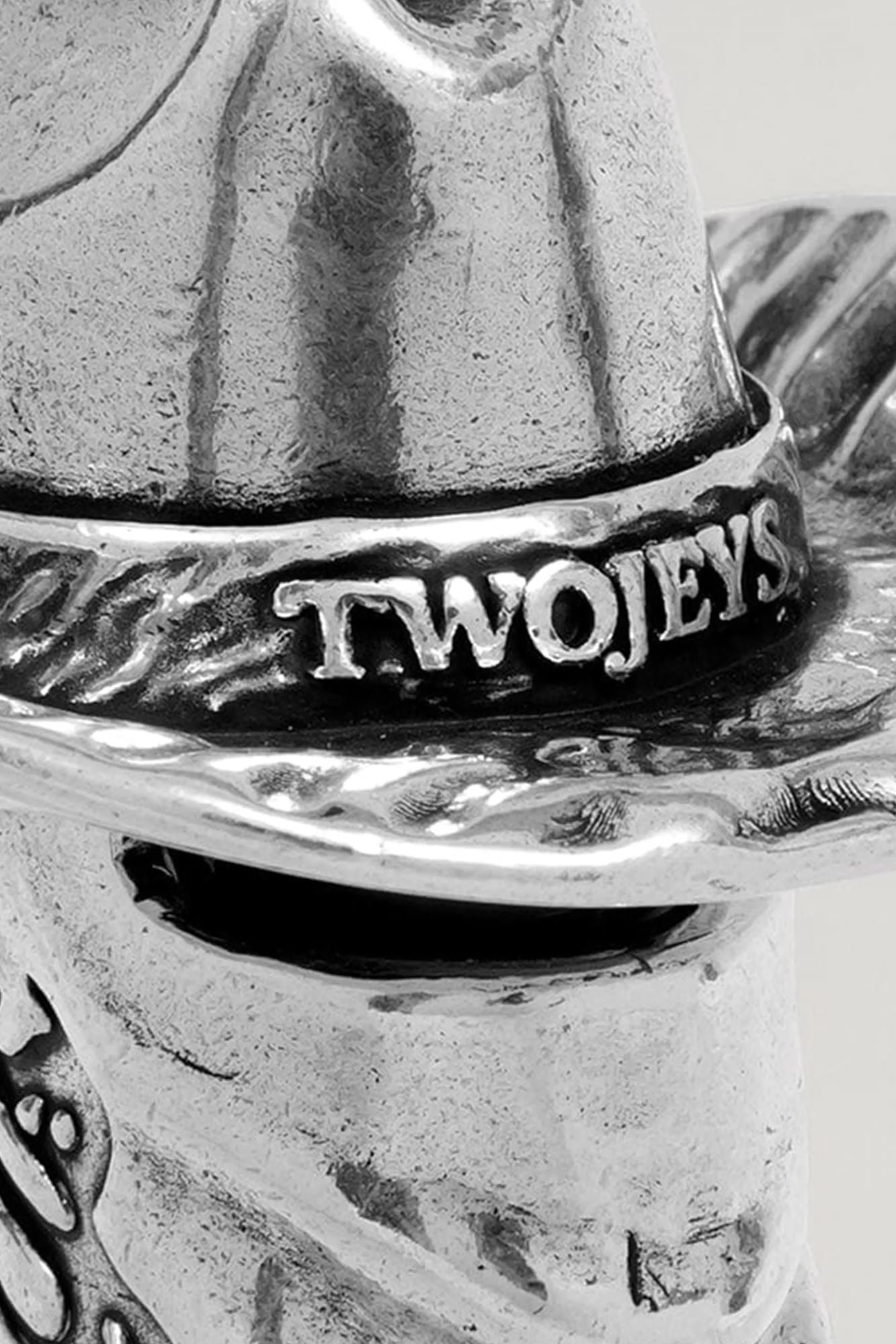 TWOJEYS  ICON LIGHTER en color PLATA (4)