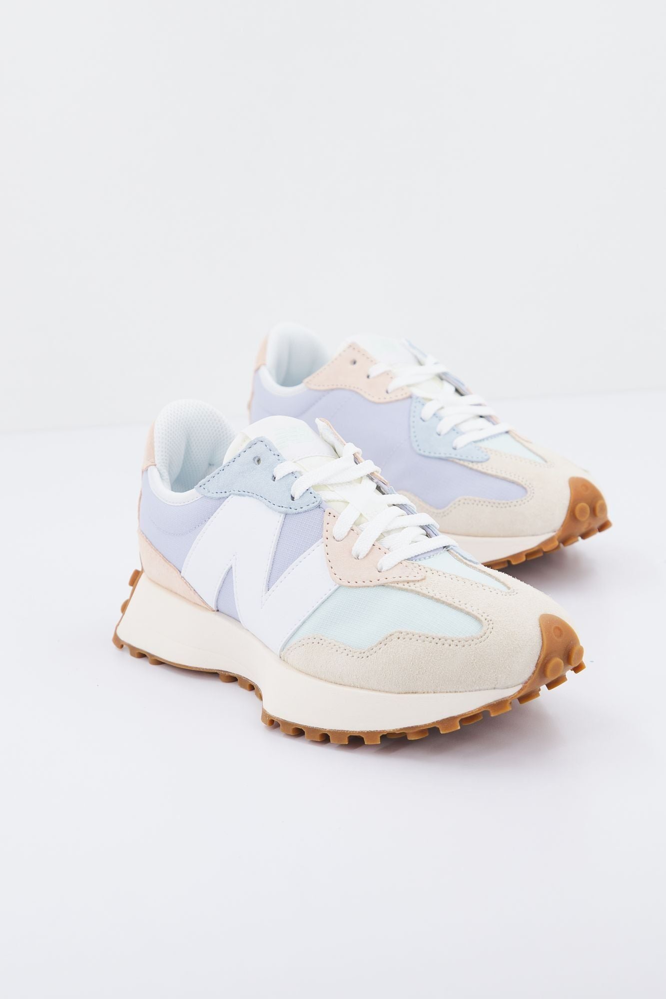NEW BALANCE  PAB LIFESTYLE en color BEIS (3)