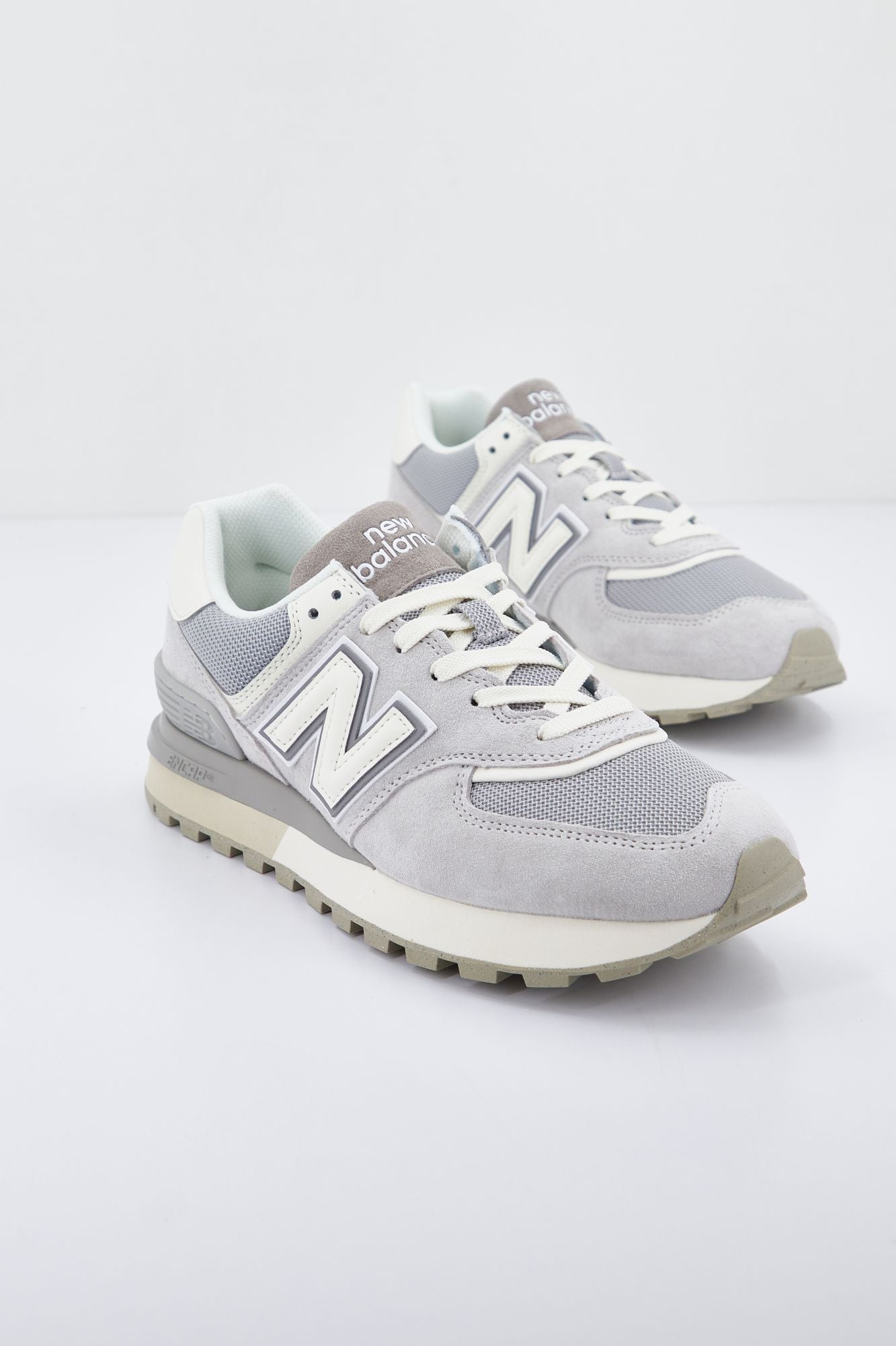 NEW BALANCE U574L GVB  en color GRIS (1)