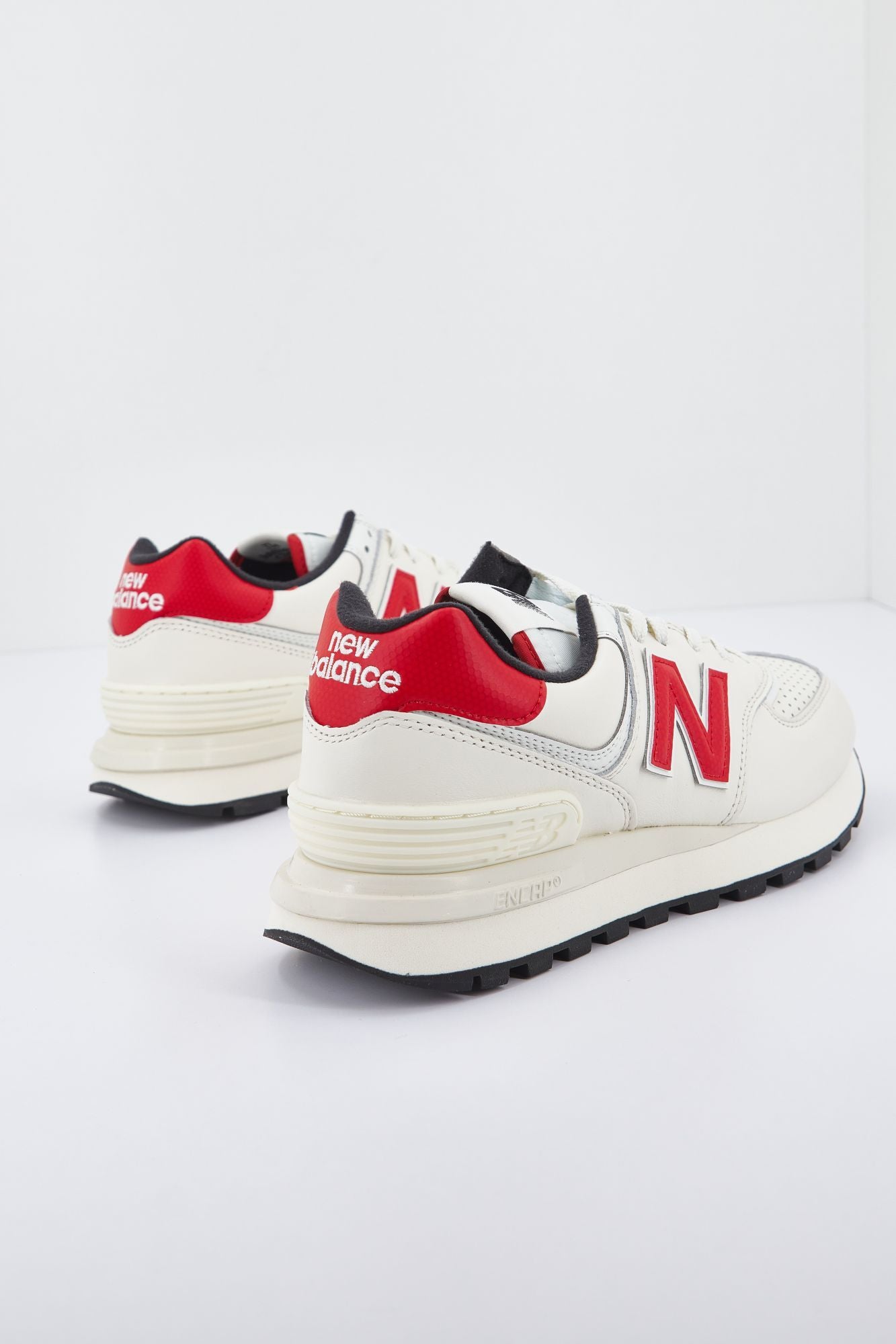 NEW BALANCE U574L GTC  en color BEIS (3)