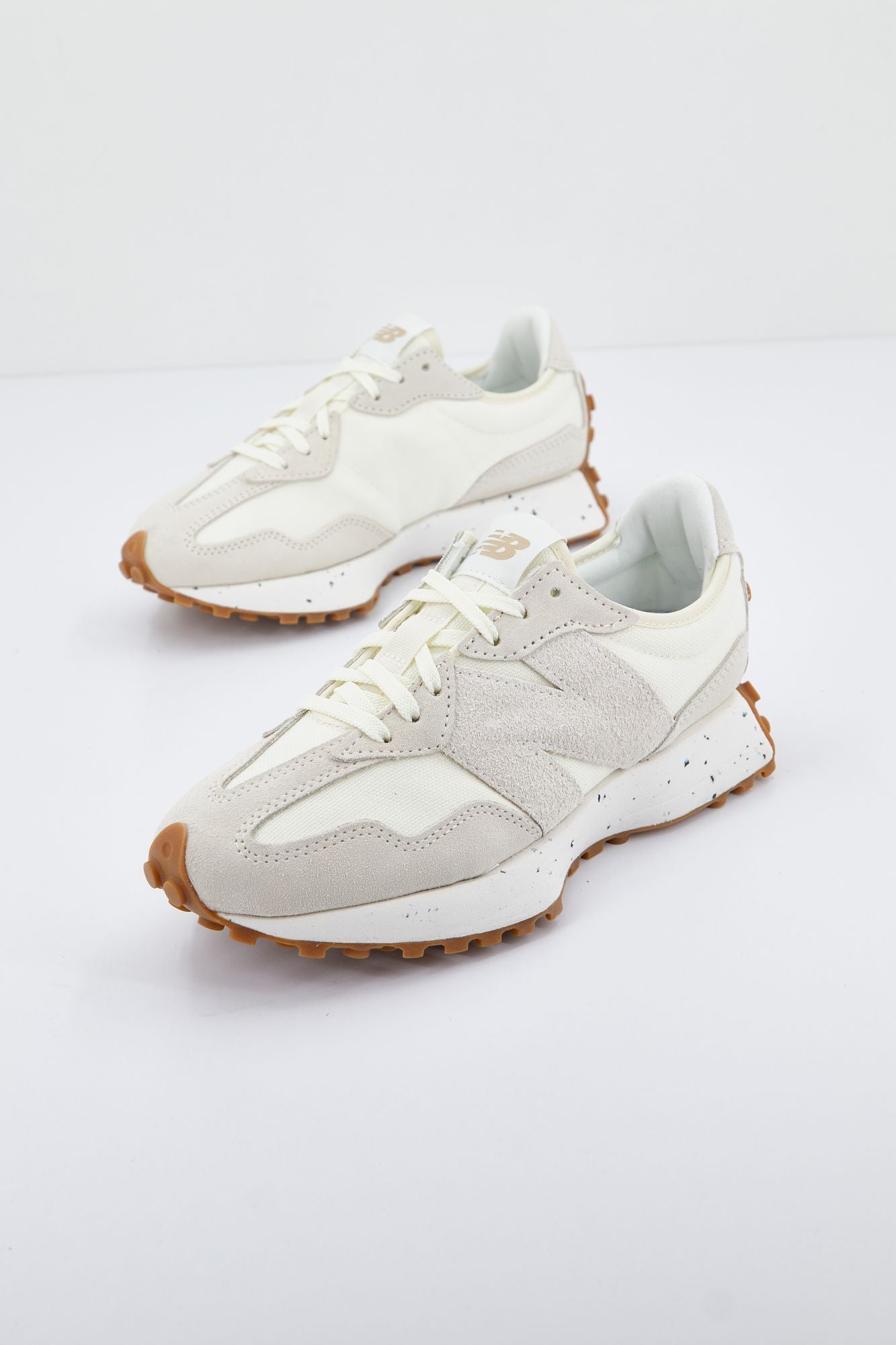 NEW BALANCE  SO LIFESTYLE SUSTAINBLE en color BEIS (2)