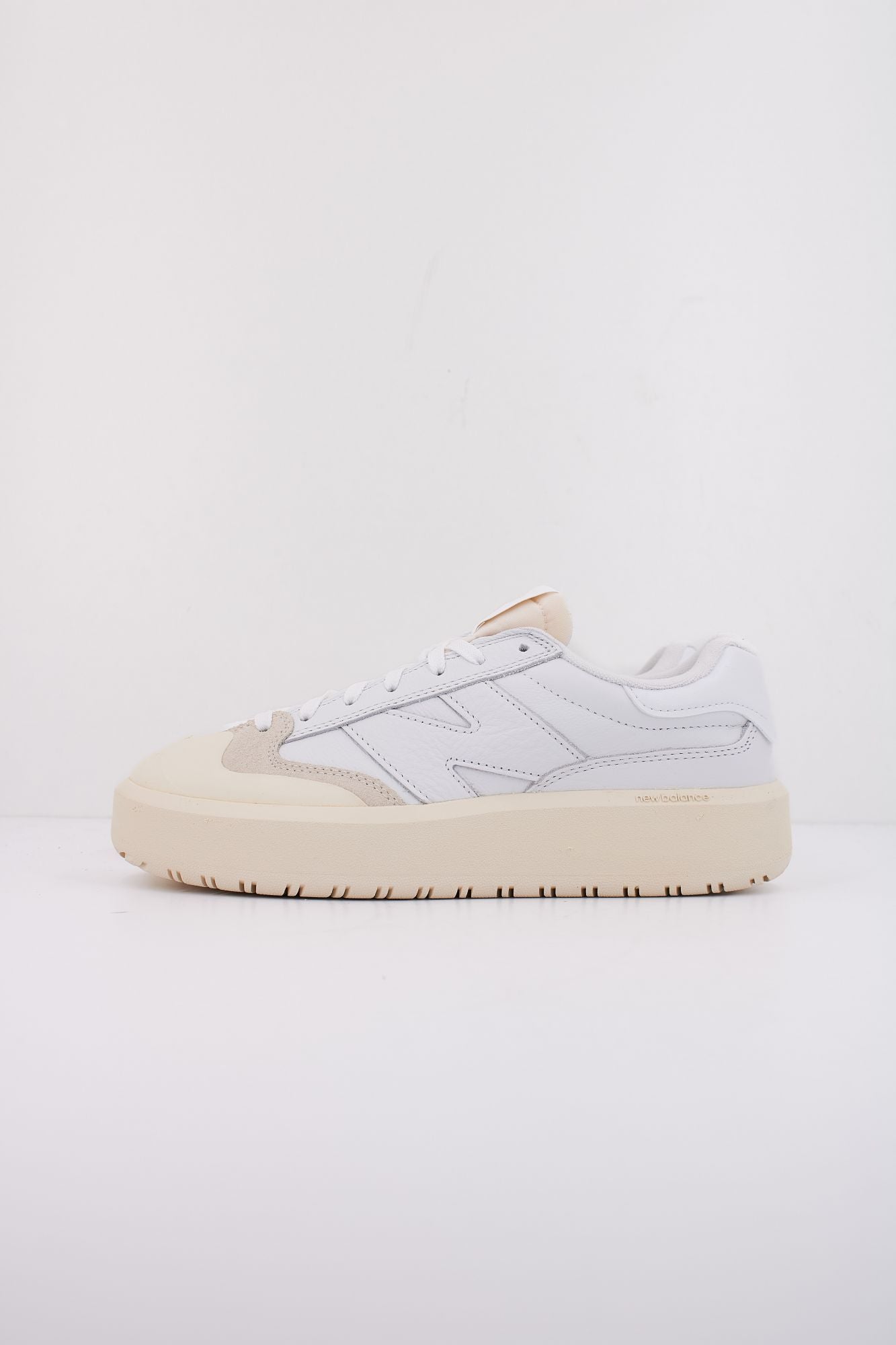 NEW BALANCE CT302 OB en color BLANCO (1)