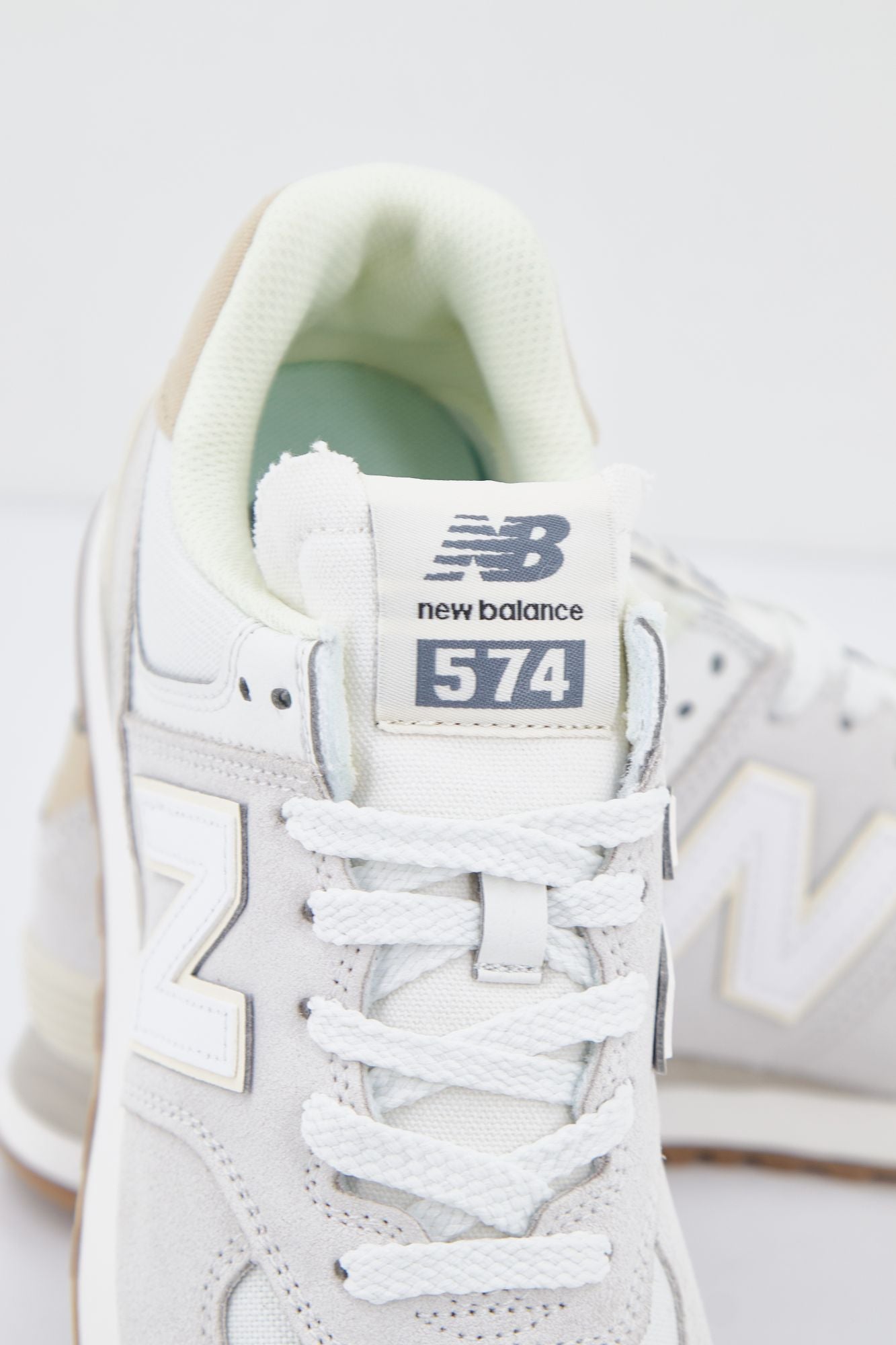 NEW BALANCE WL574 NO2  en color BLANCO (4)
