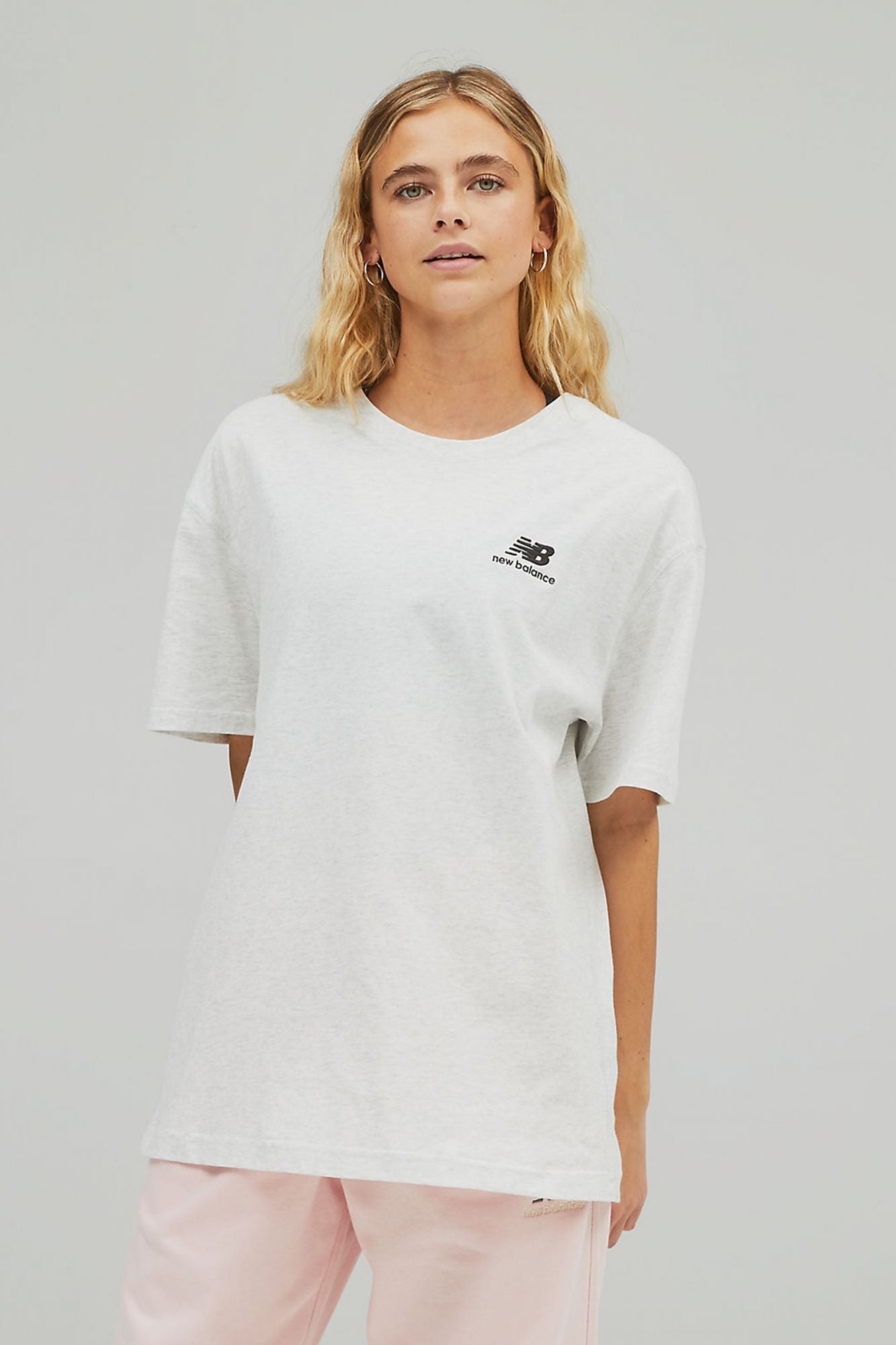 NEW BALANCE UNI-SSENTIALS COTTON en color BLANCO (1)
