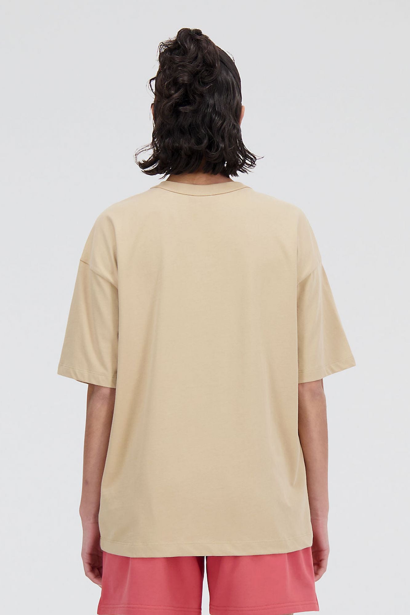 NEW BALANCE ATHLETICS OVERSIZED T-SHIRT en color MARRON CLARO (3)