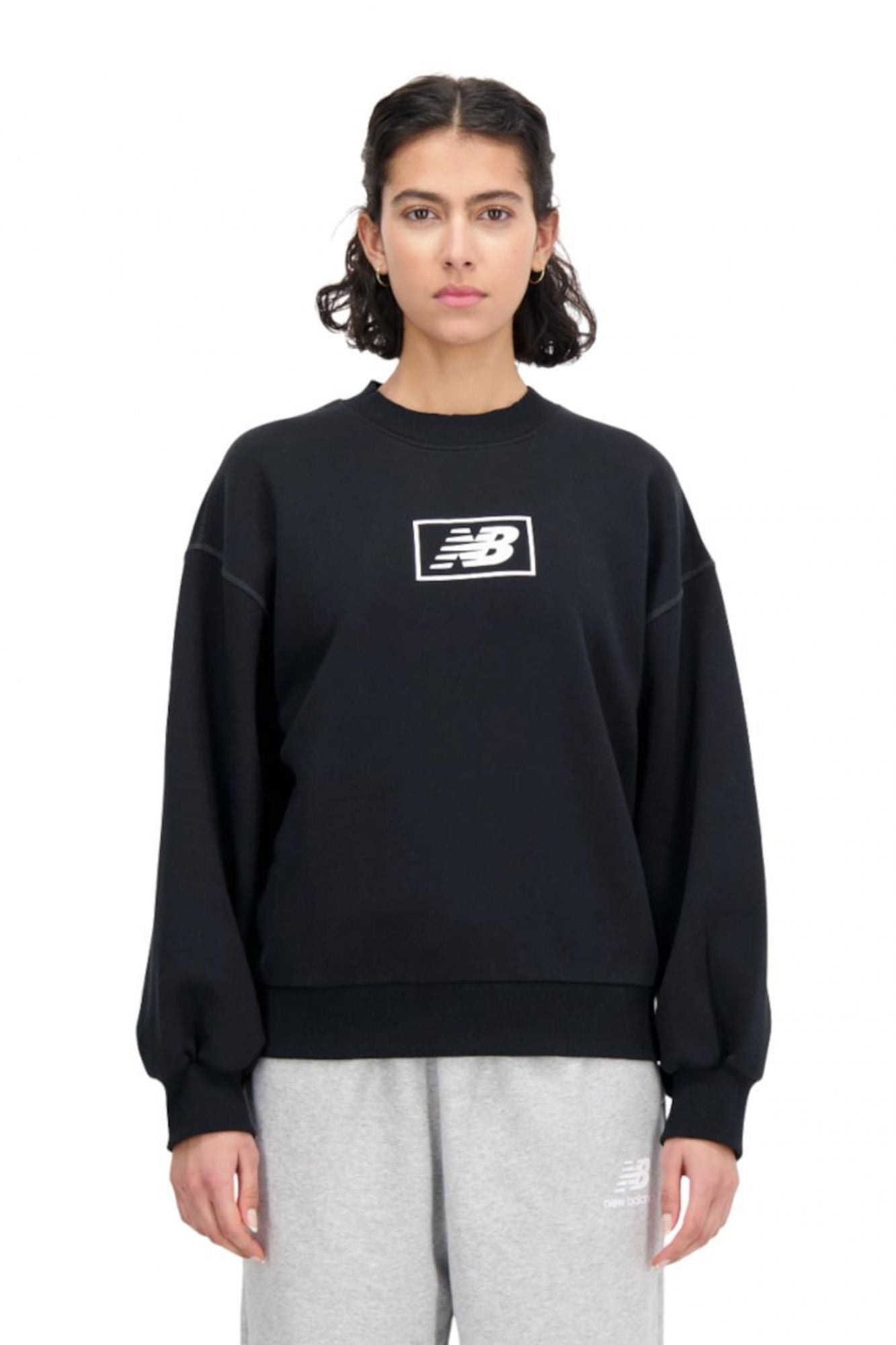 NEW BALANCE  ESSENTIALS BRUSHED BACK en color NEGRO (1)