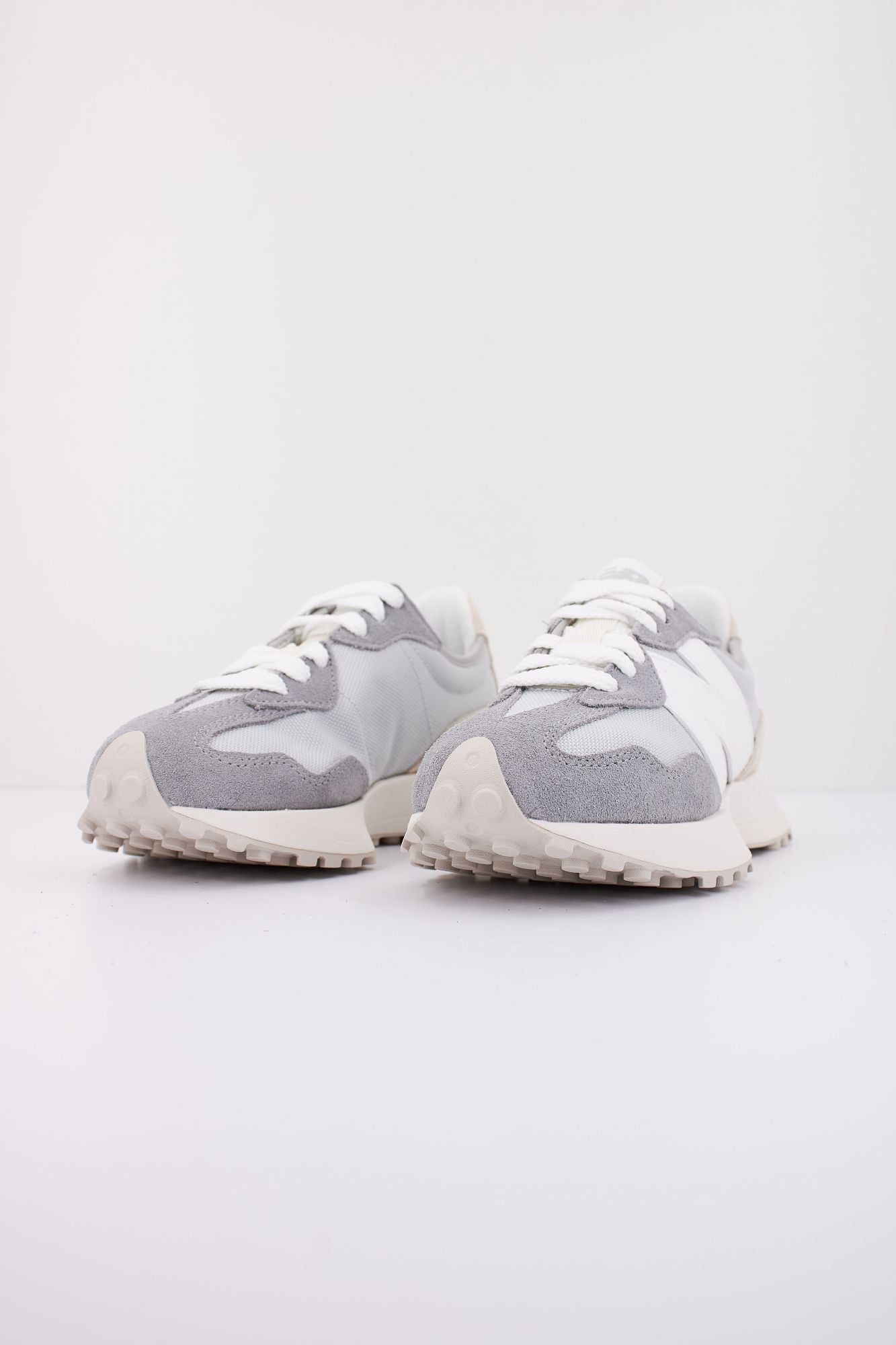 NEW BALANCE RUNNING INSPIRED en color GRIS (2)