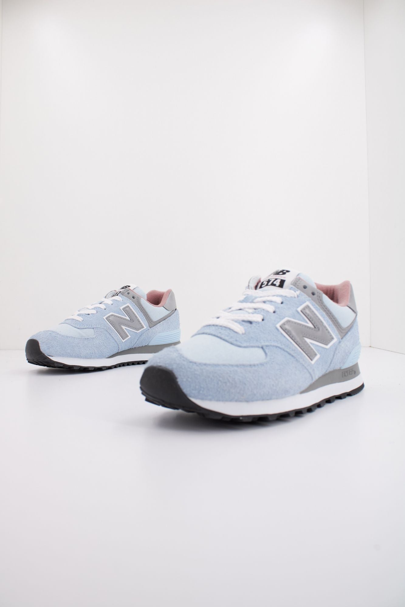 NEW BALANCE U574 TGG  en color AZUL (2)