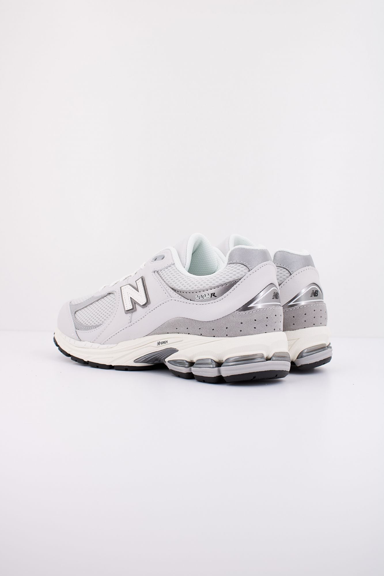 NEW BALANCE M2002 RPP en color GRIS (5)