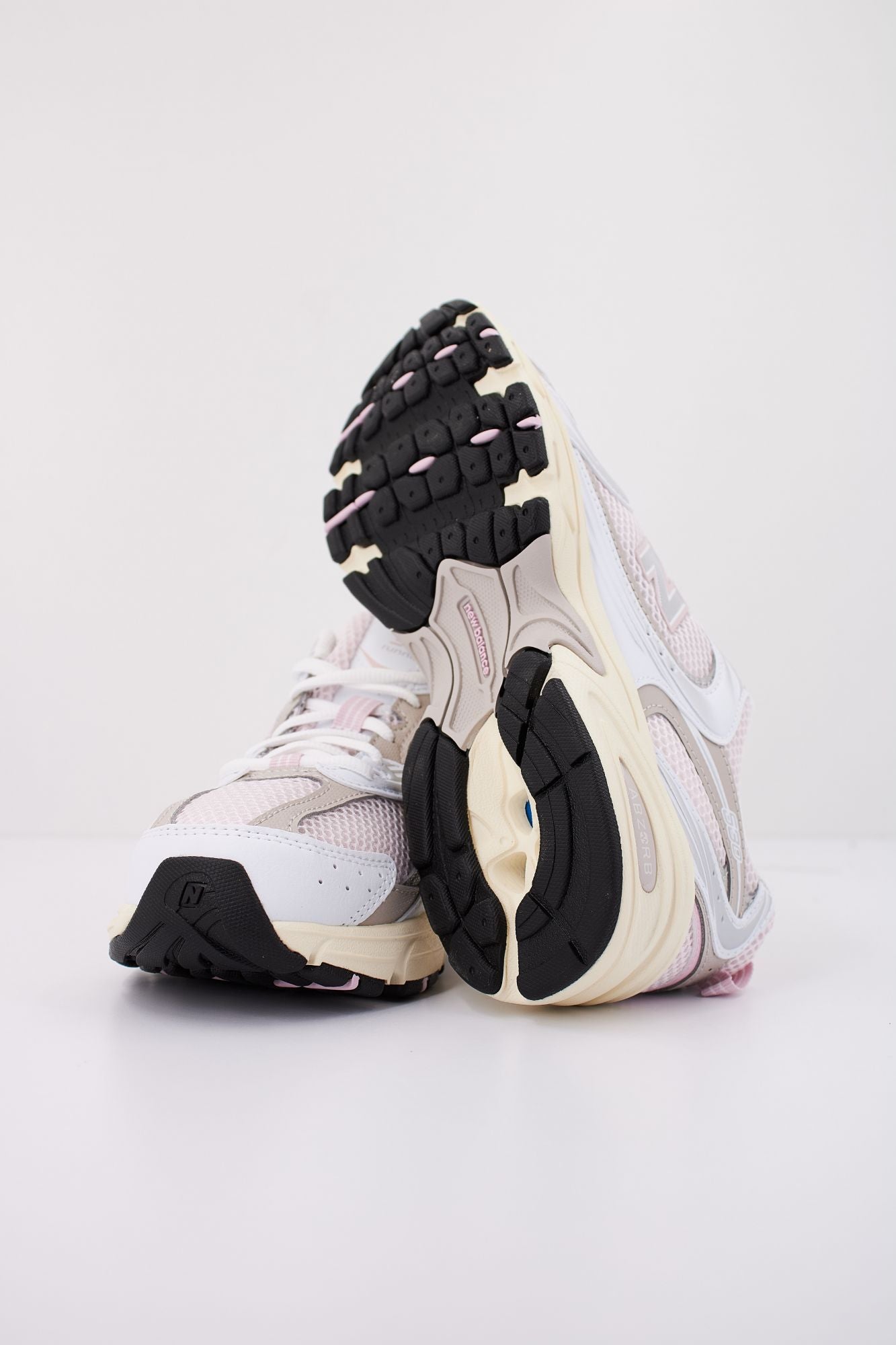 NEW BALANCE MR530 ASR en color ROSA (5)