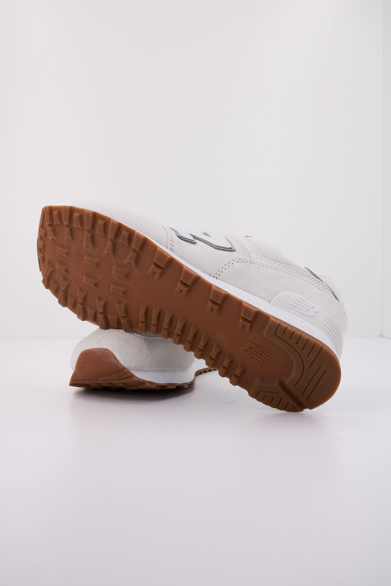 NEW BALANCE U574 RAD  en color BLANCO (5)