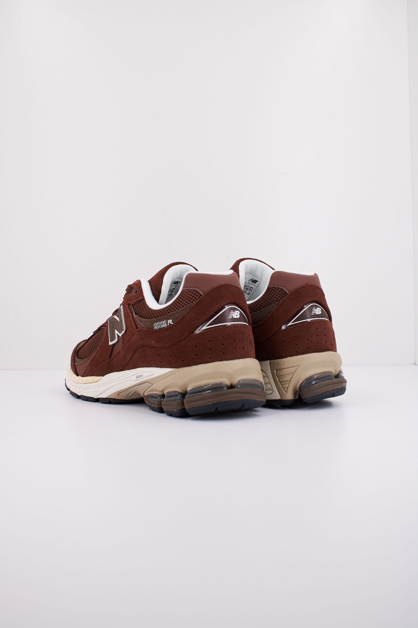 NEW BALANCE M2002 RFF en color MARRON (4)