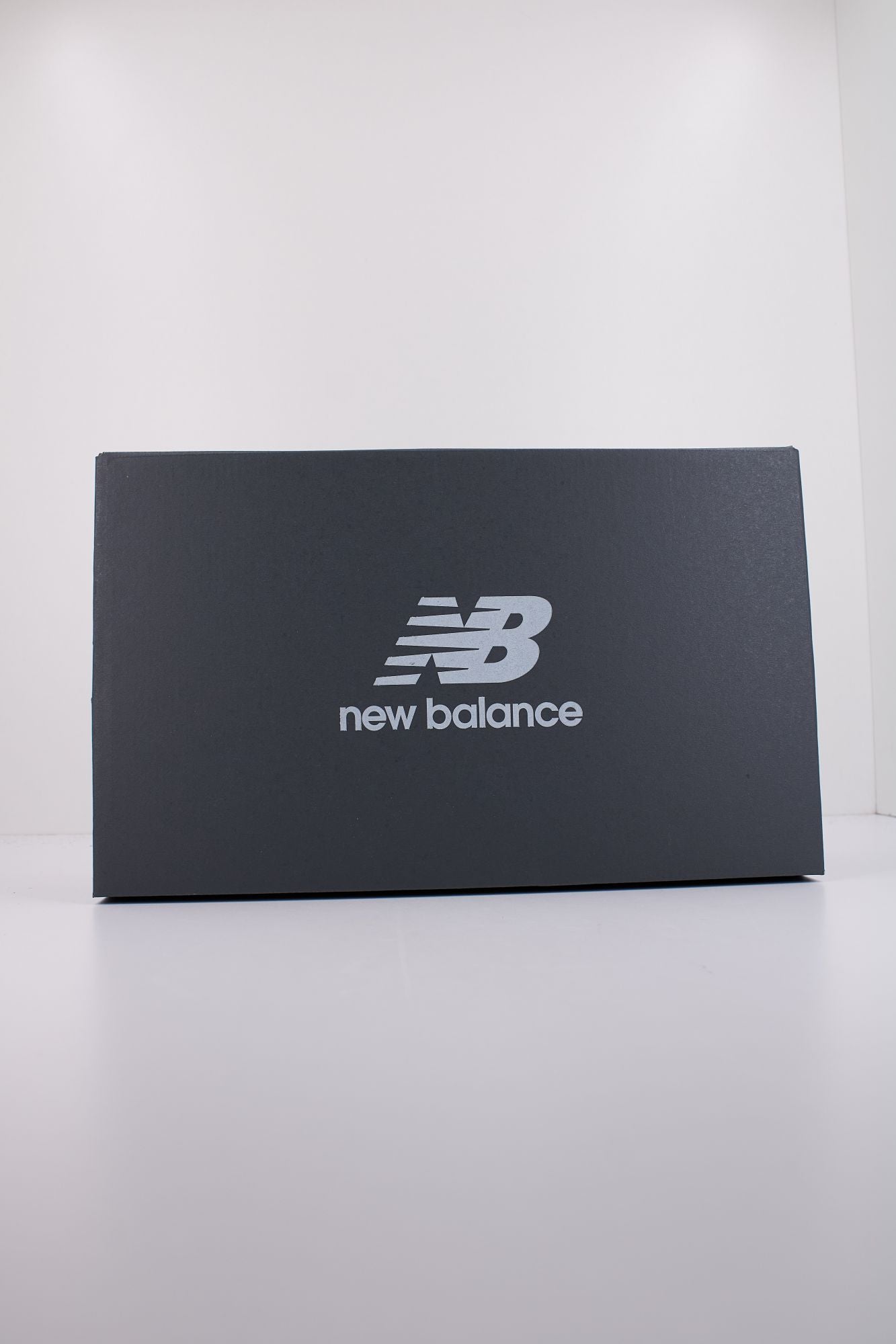 NEW BALANCE BB550  en color BLANCO (6)
