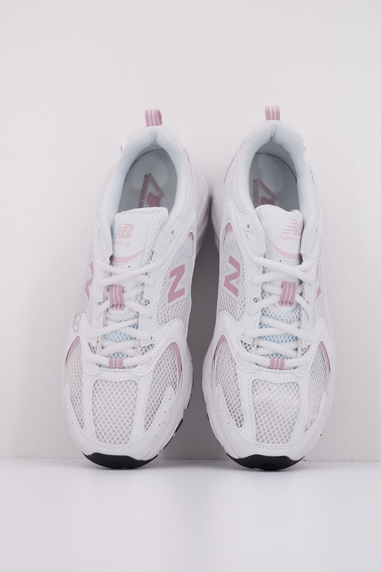 NEW BALANCE U530 CSA  en color BLANCO (3)