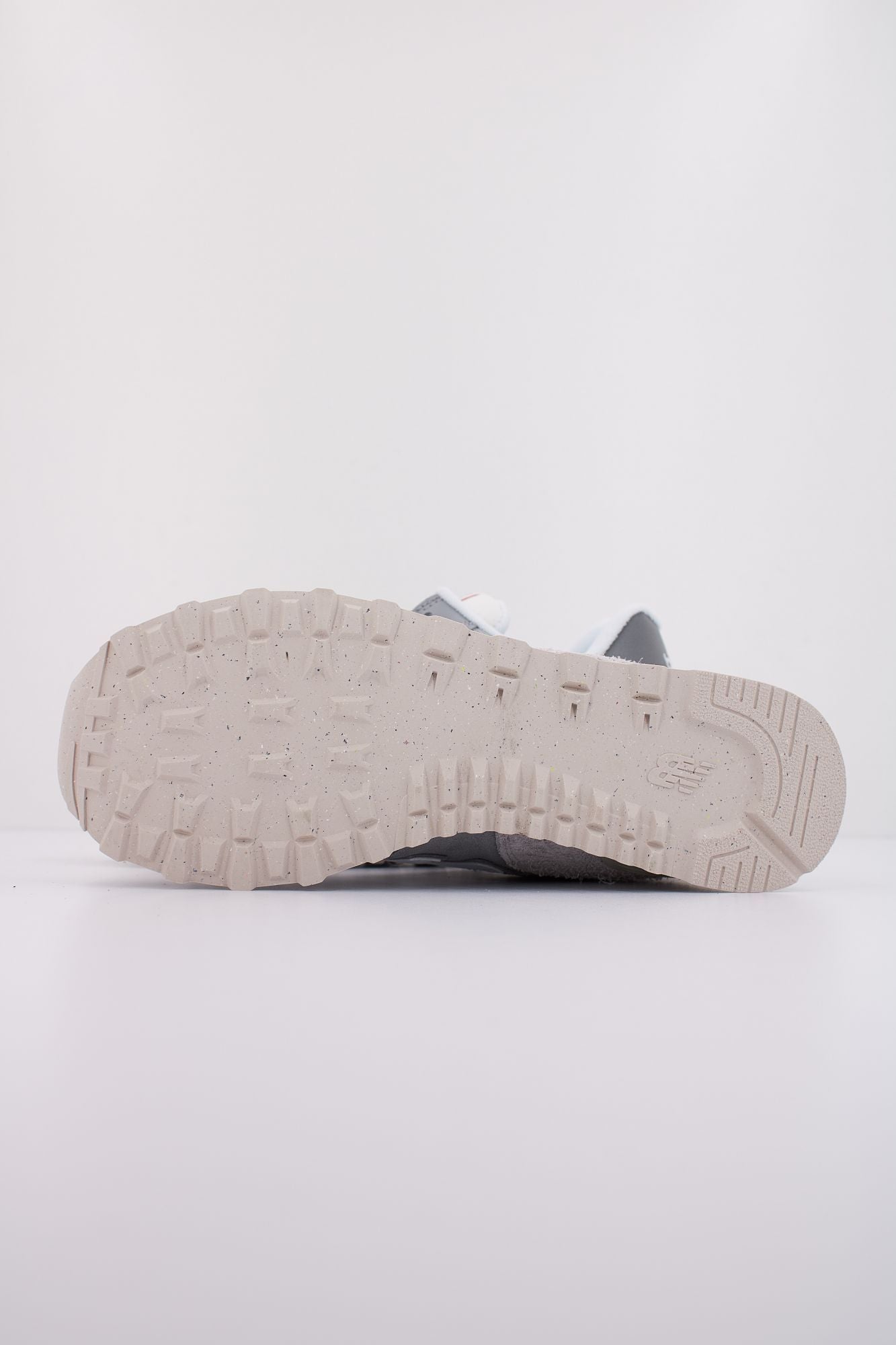 NEW BALANCE U574  en color GRIS (5)