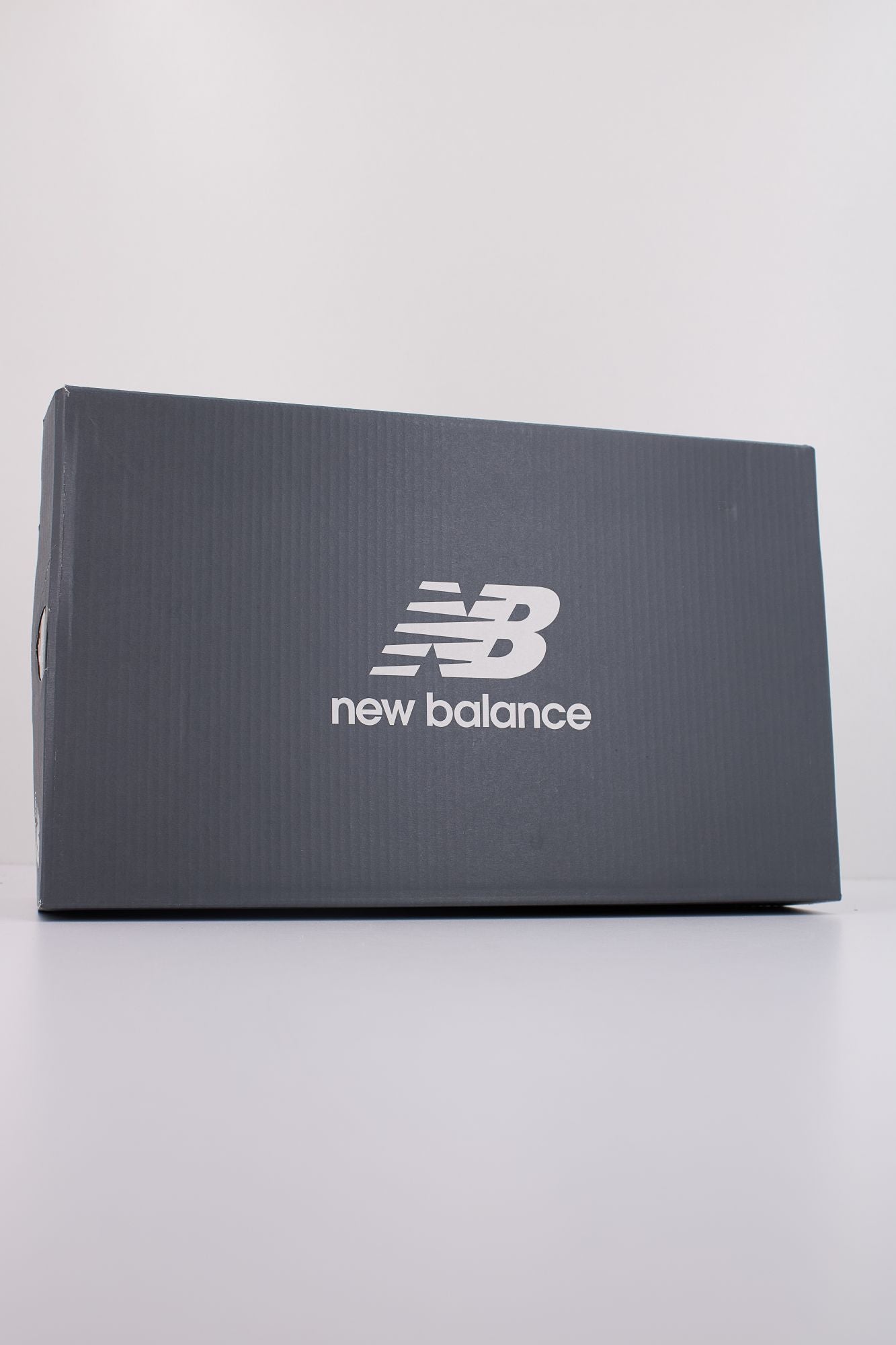 NEW BALANCE U370 AA en color GRIS (6)