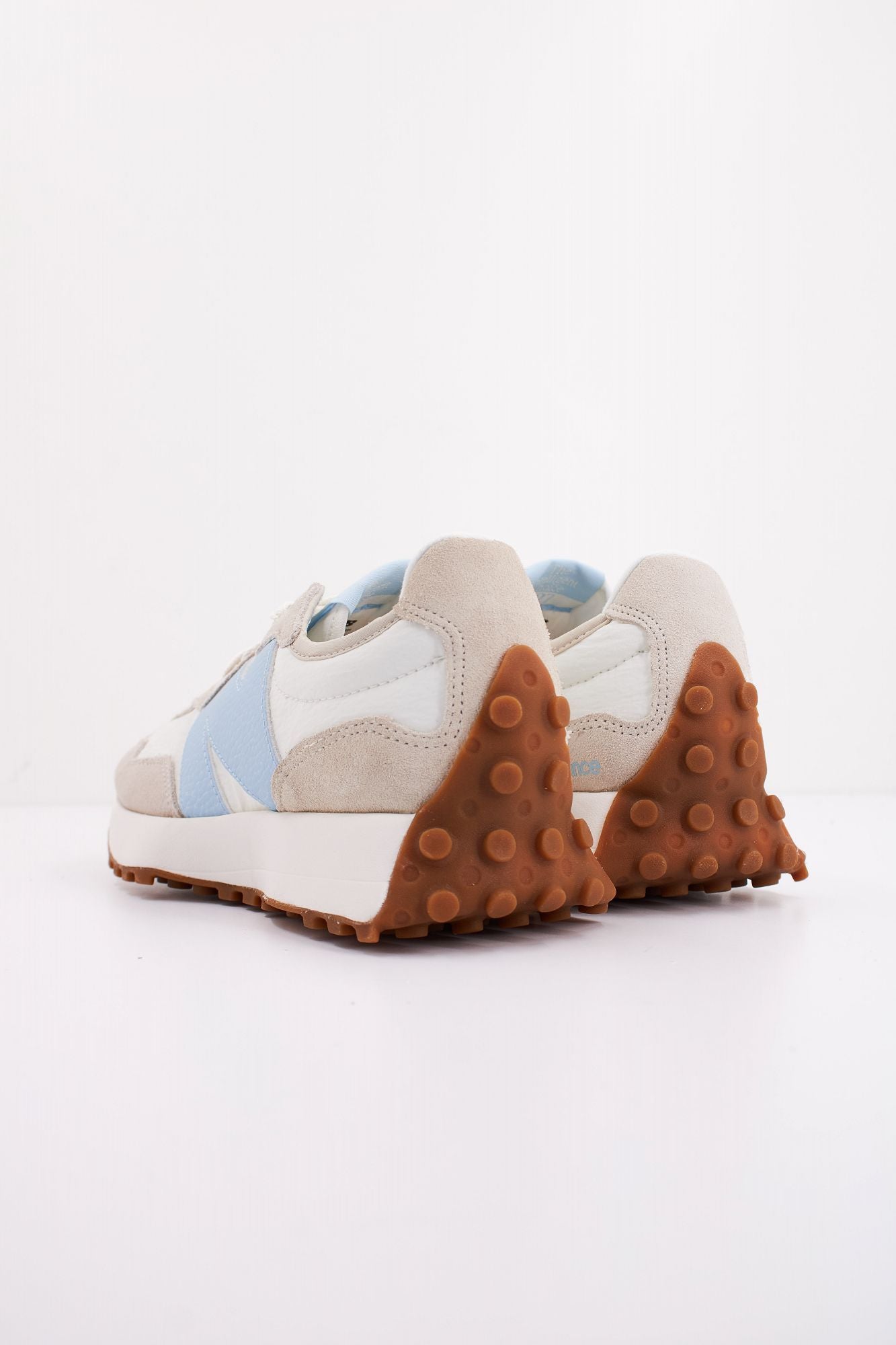 NEW BALANCE WS327 FTA  en color BEIS (4)