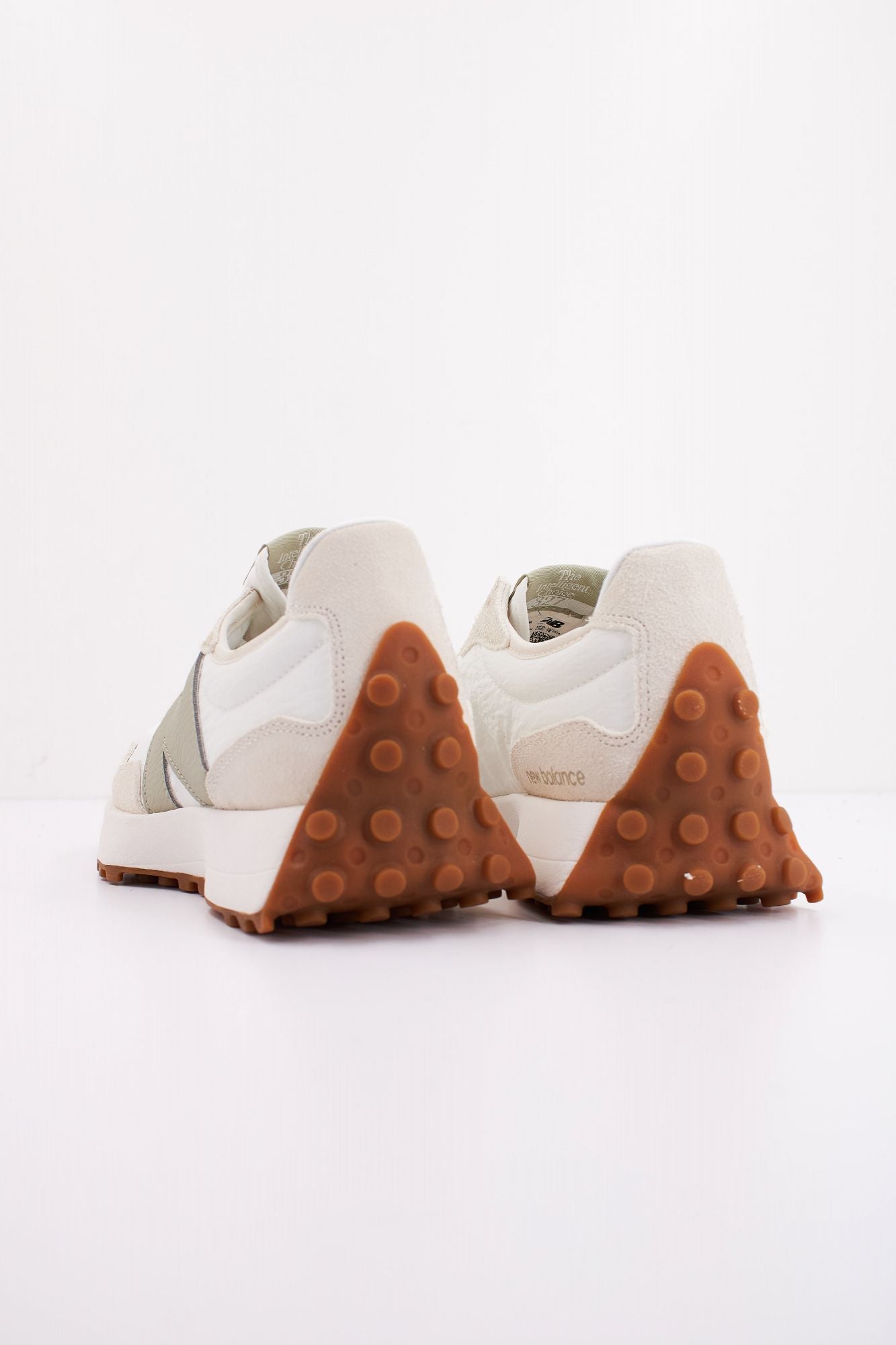 NEW BALANCE WS327 FTB  en color BLANCO (4)